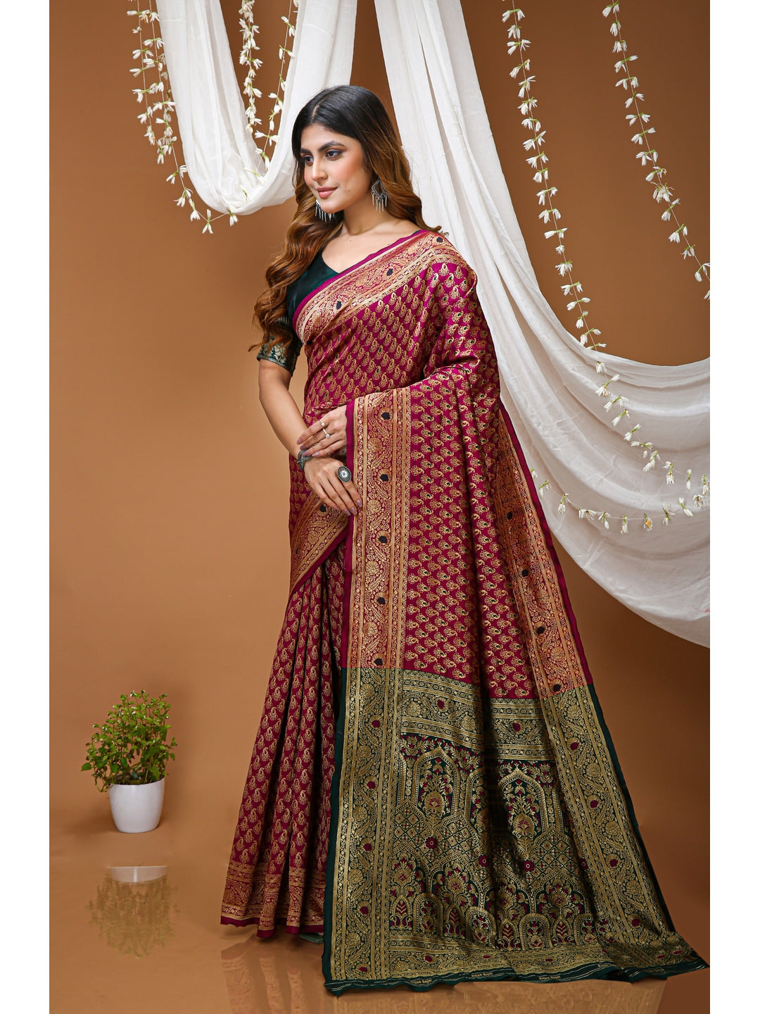Peachmode Wine Jacquard Woven Soft Silk Kanchipuram Saree - Image 2