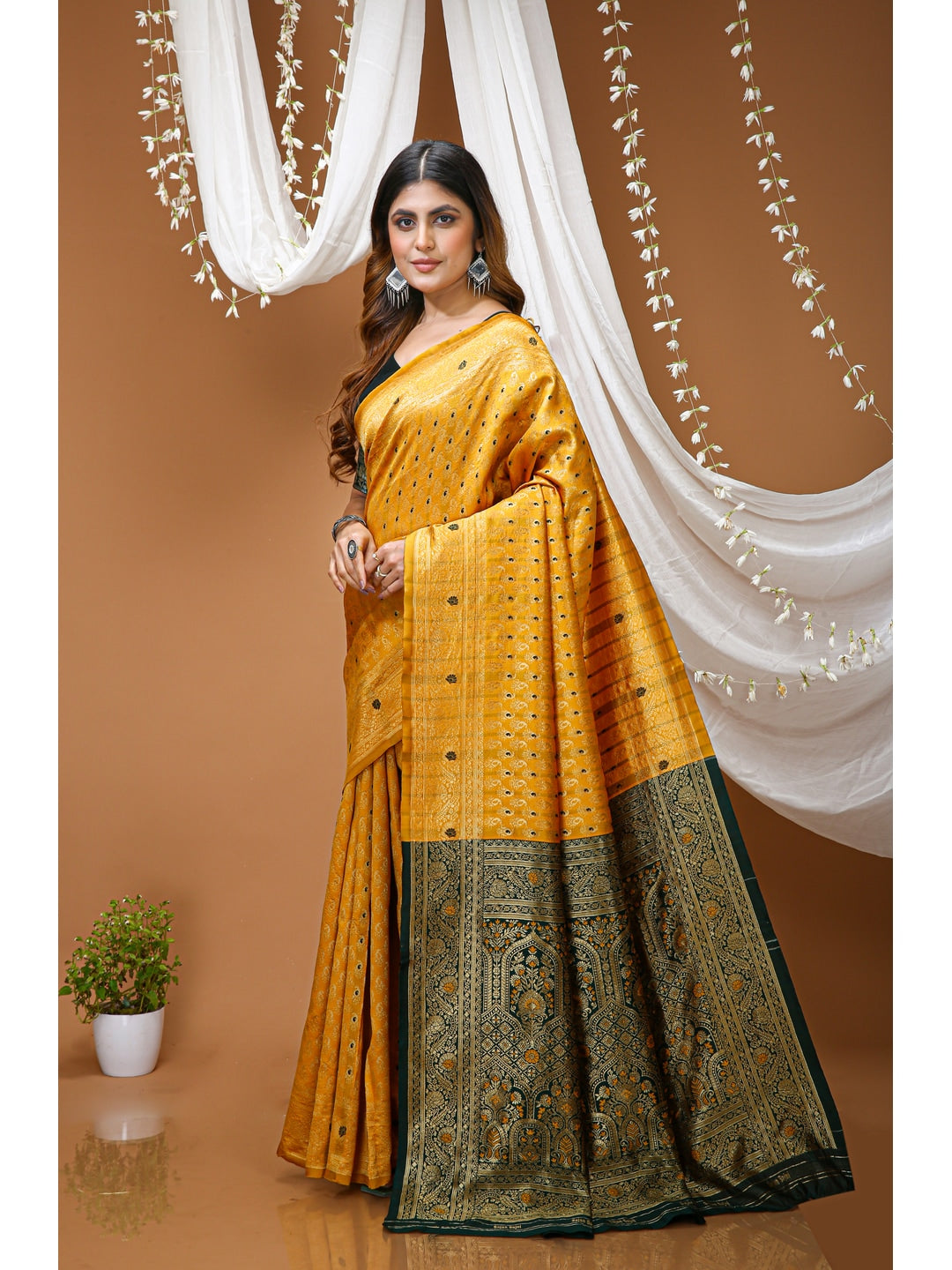 Peachmode Yellow Jacquard Woven Soft Silk Kanchipuram Saree - Image 2