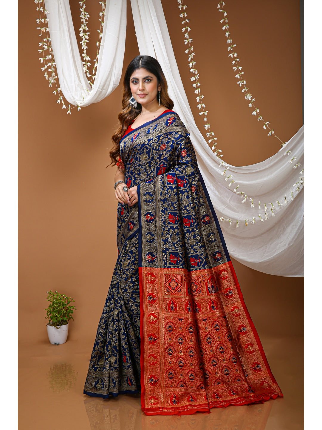 Peachmode Navy Blue Heritage Jacquard Buta Soft Lichi Silk Saree - Image 2
