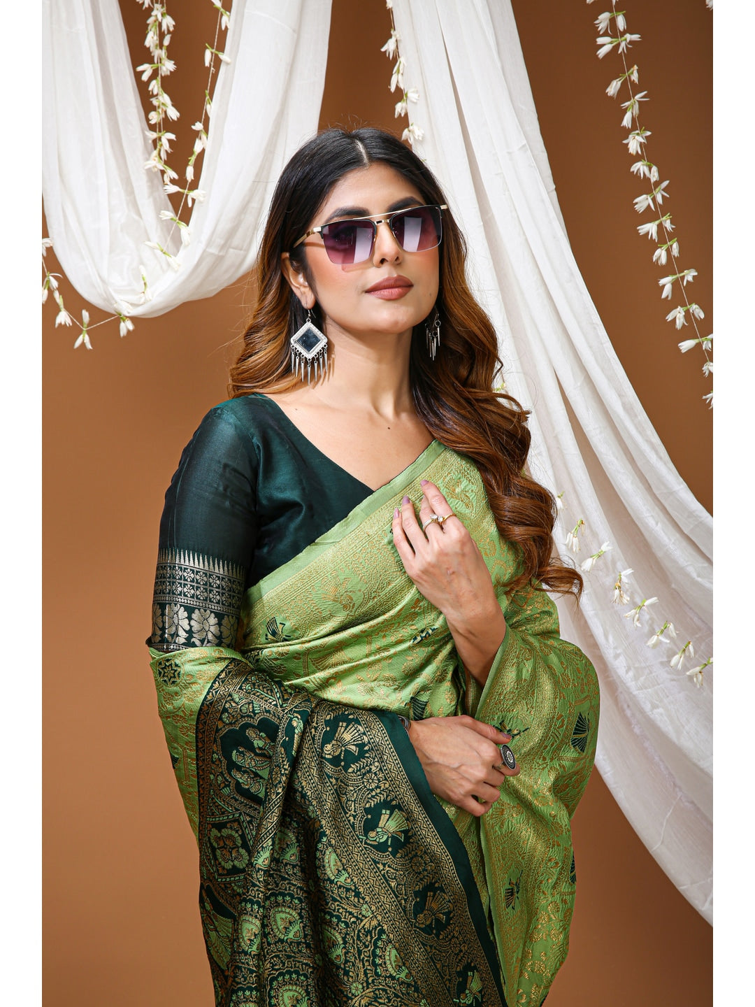 Peachmode Green Heritage Jacquard Buta Soft Lichi Silk Saree - Image 5