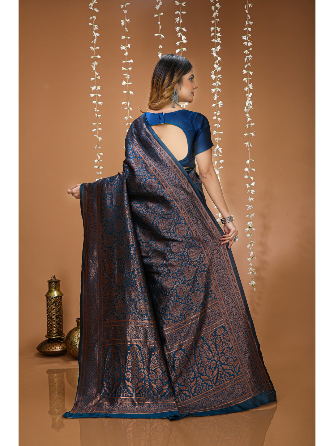Peachmode Navy Blue Jacquard Woven Soft Lichi Silk Kanchipuram Saree - Image 3