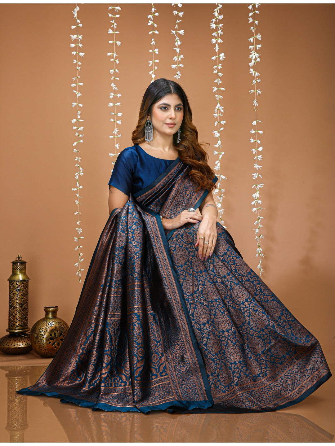 Peachmode Navy Blue Jacquard Woven Soft Lichi Silk Kanchipuram Saree - Image 4