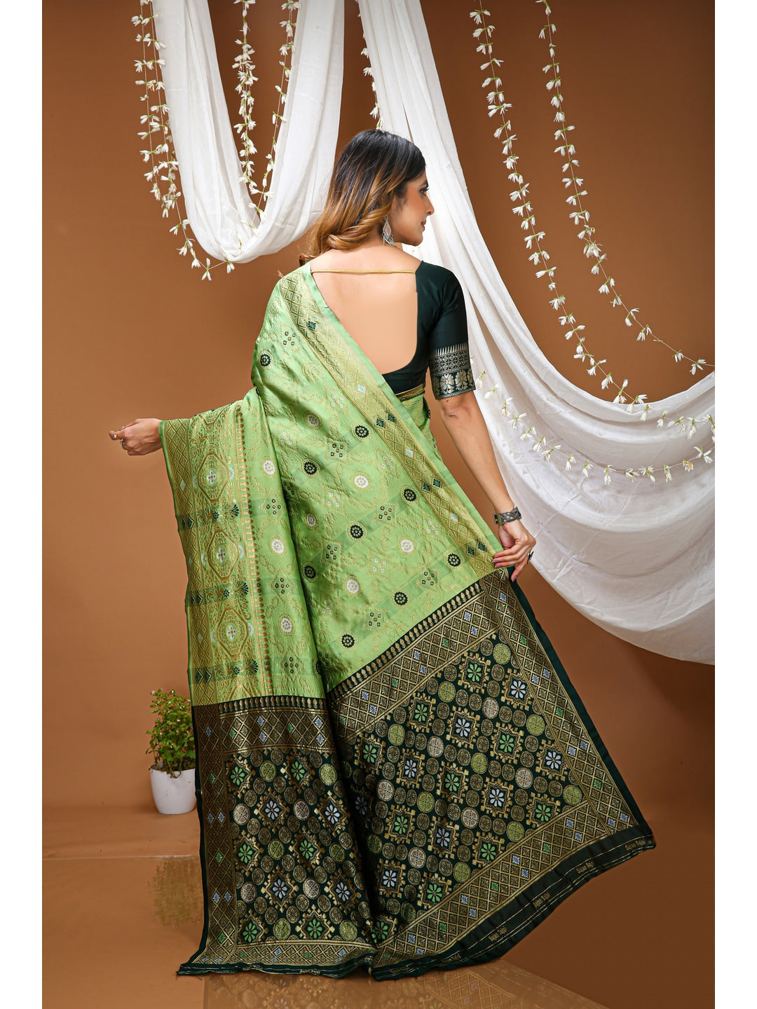 Peachmode Aqua Heavy Pallu Soft Lichi Silk Kanchipuram Saree - Image 3