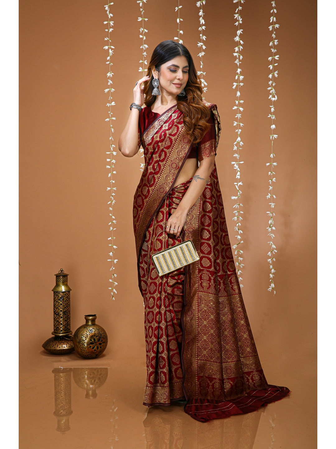 Peachmode Maroon Traditional Motif Soft Lichi Silk Saree - Image 4