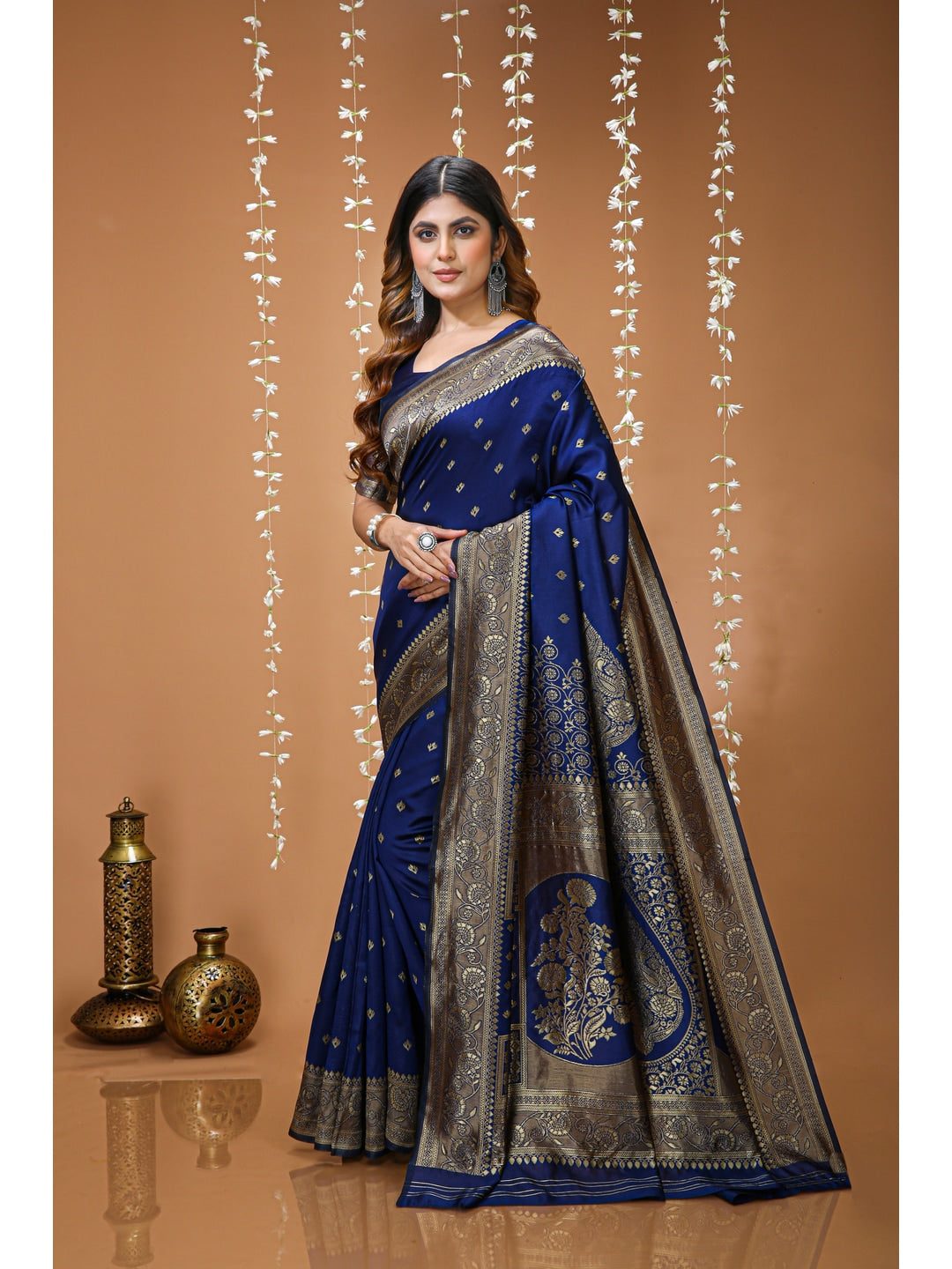 Peachmode Navy Blue Grand Pallu Soft Lichi Silk Saree - Image 2