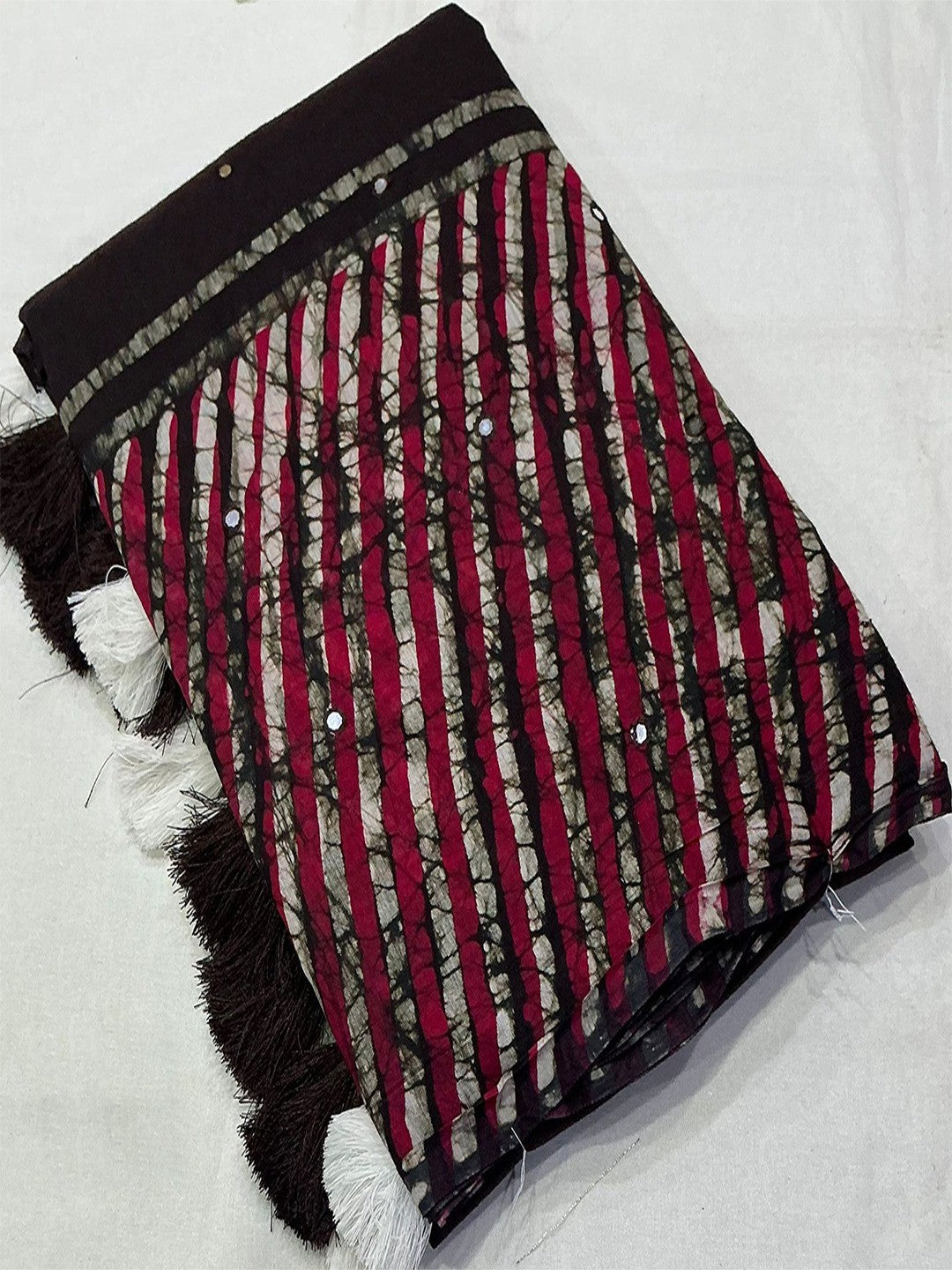 Peachmode Black Mul Cotton Mirror Work Saree - Image 3