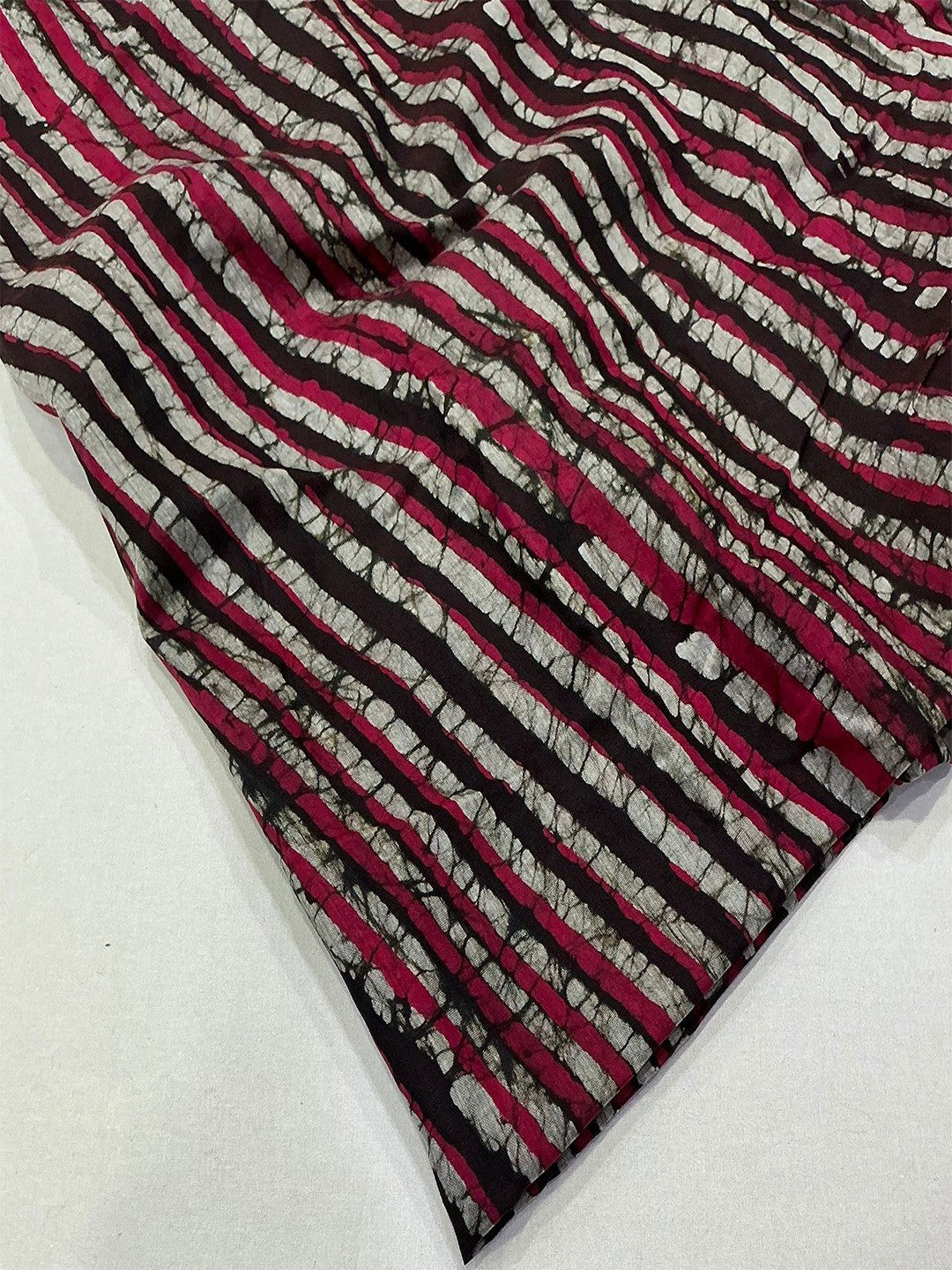 Peachmode Black Mul Cotton Mirror Work Saree - Image 4