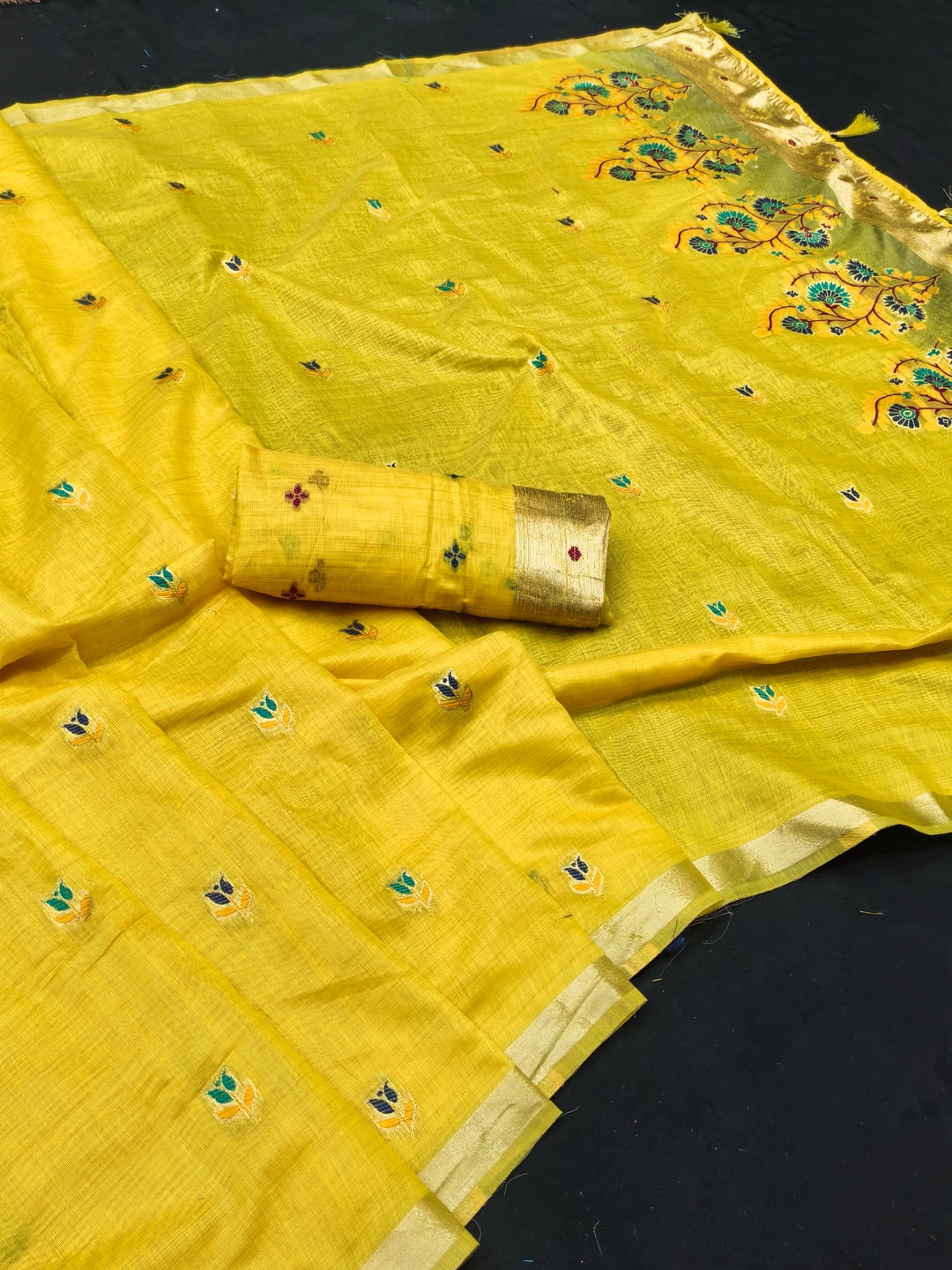 Peachmode Yellow Cotton Blend Jamdani Woven Saree - Image 2