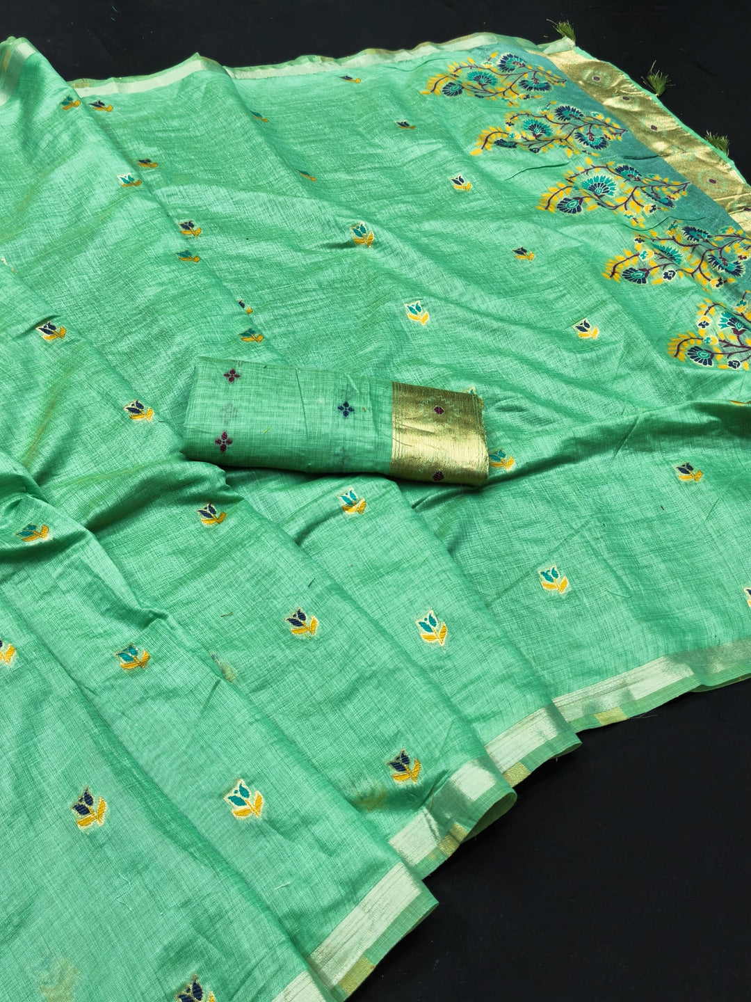 Peachmode Green Cotton Blend Jamdani Woven Saree - Image 2