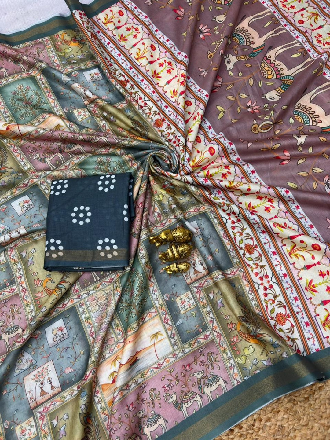 Peachmode Sage Green Digital Printed Mul Cotton Saree - Image 3