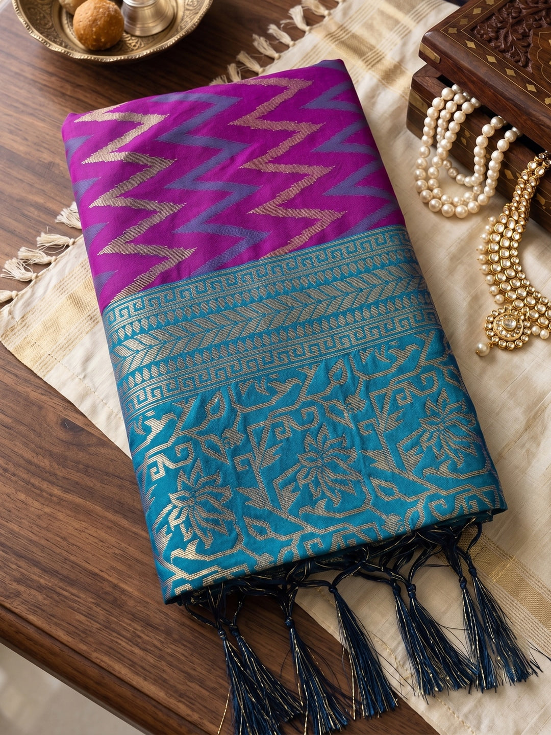 Peachmode Purple Silk Blend Woven Saree - Image 4