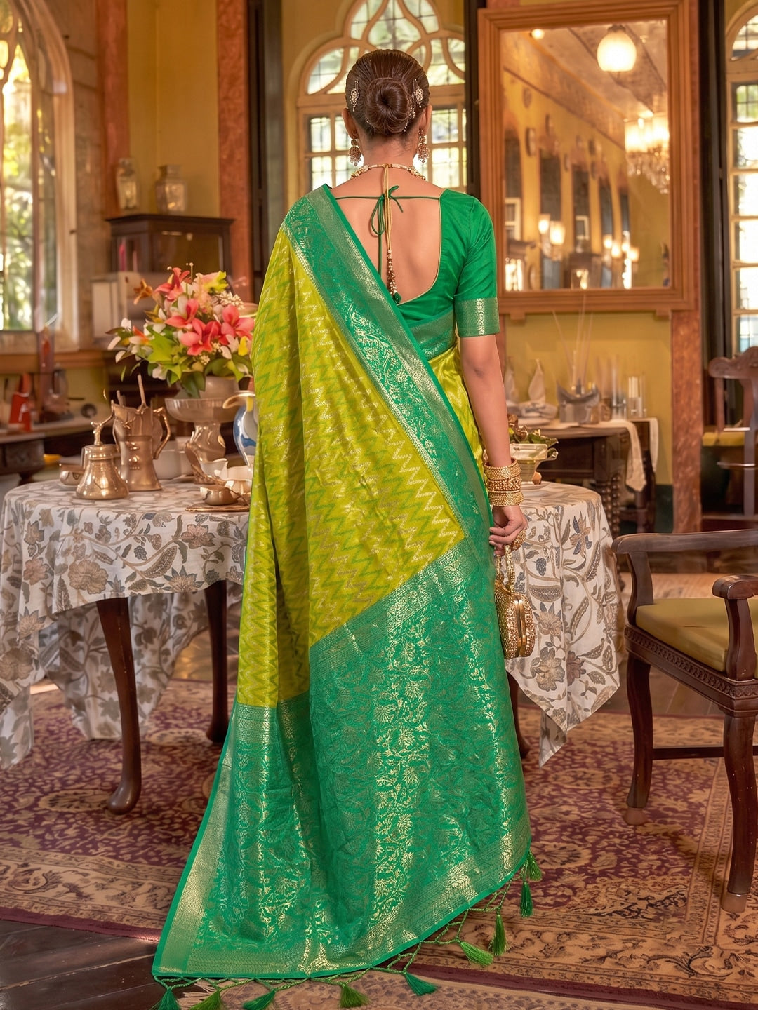 Peachmode Light Green Silk Blend Woven Saree - Image 3