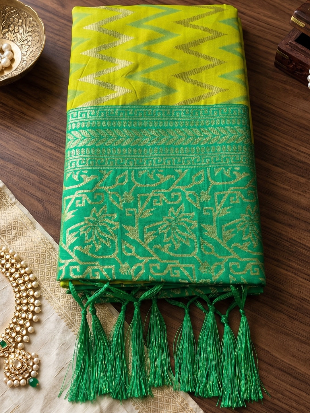 Peachmode Light Green Silk Blend Woven Saree - Image 4