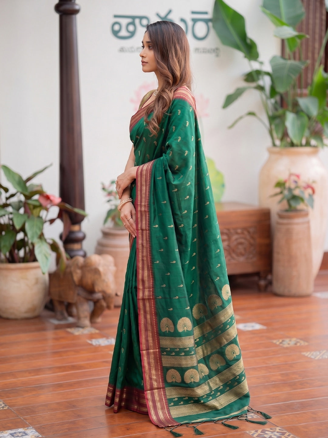 Peachmode Green Soft Silk Woven Saree - Image 3