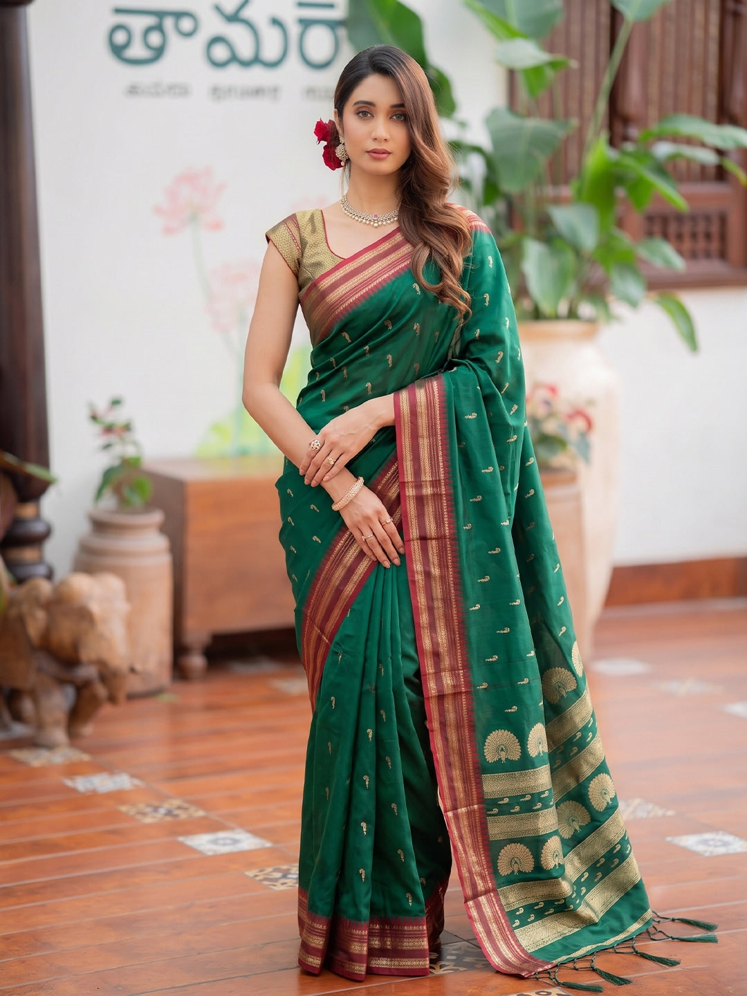 Peachmode Green Soft Silk Woven Saree - Image 1