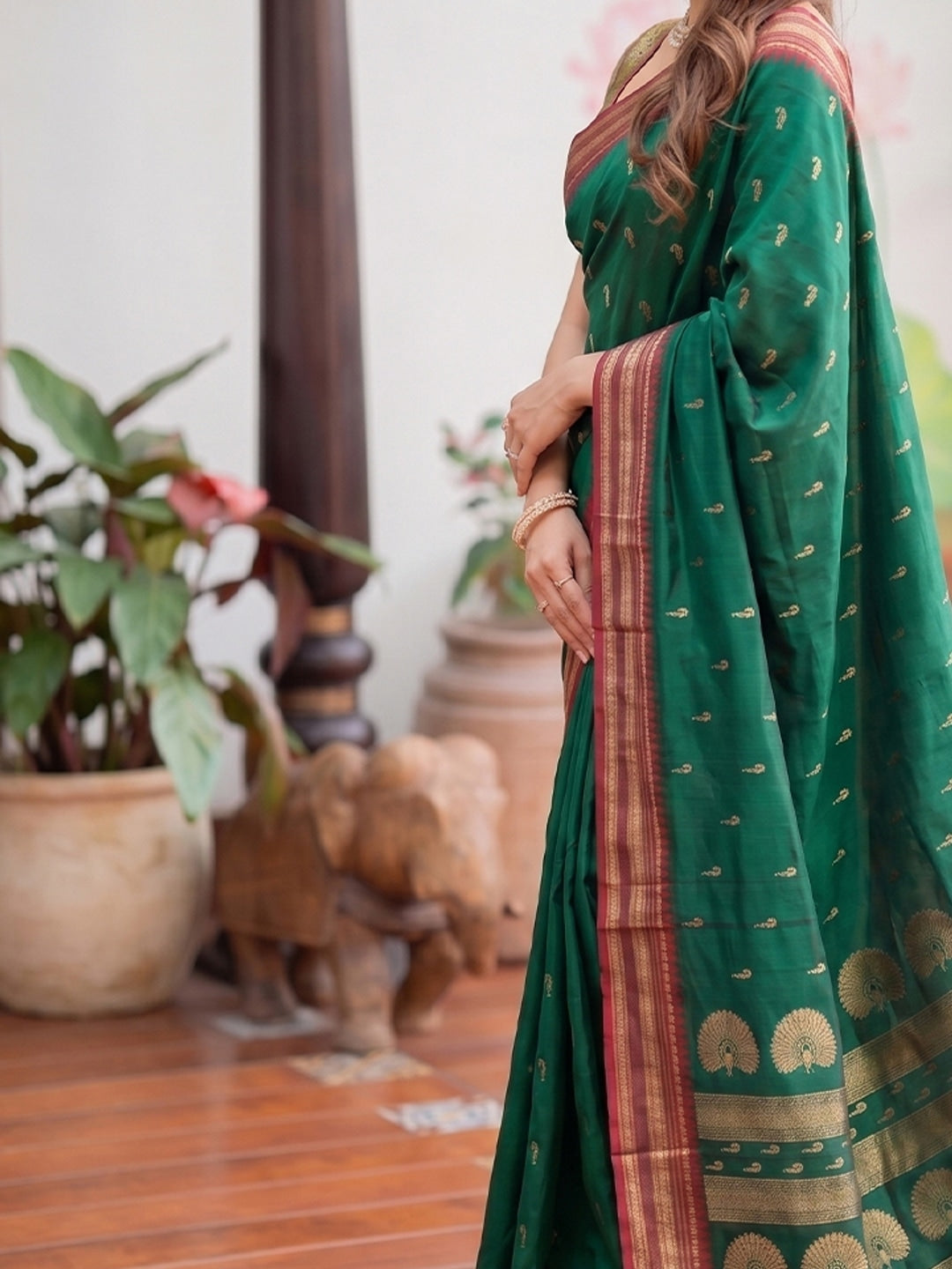 Peachmode Green Soft Silk Woven Saree - Image 5