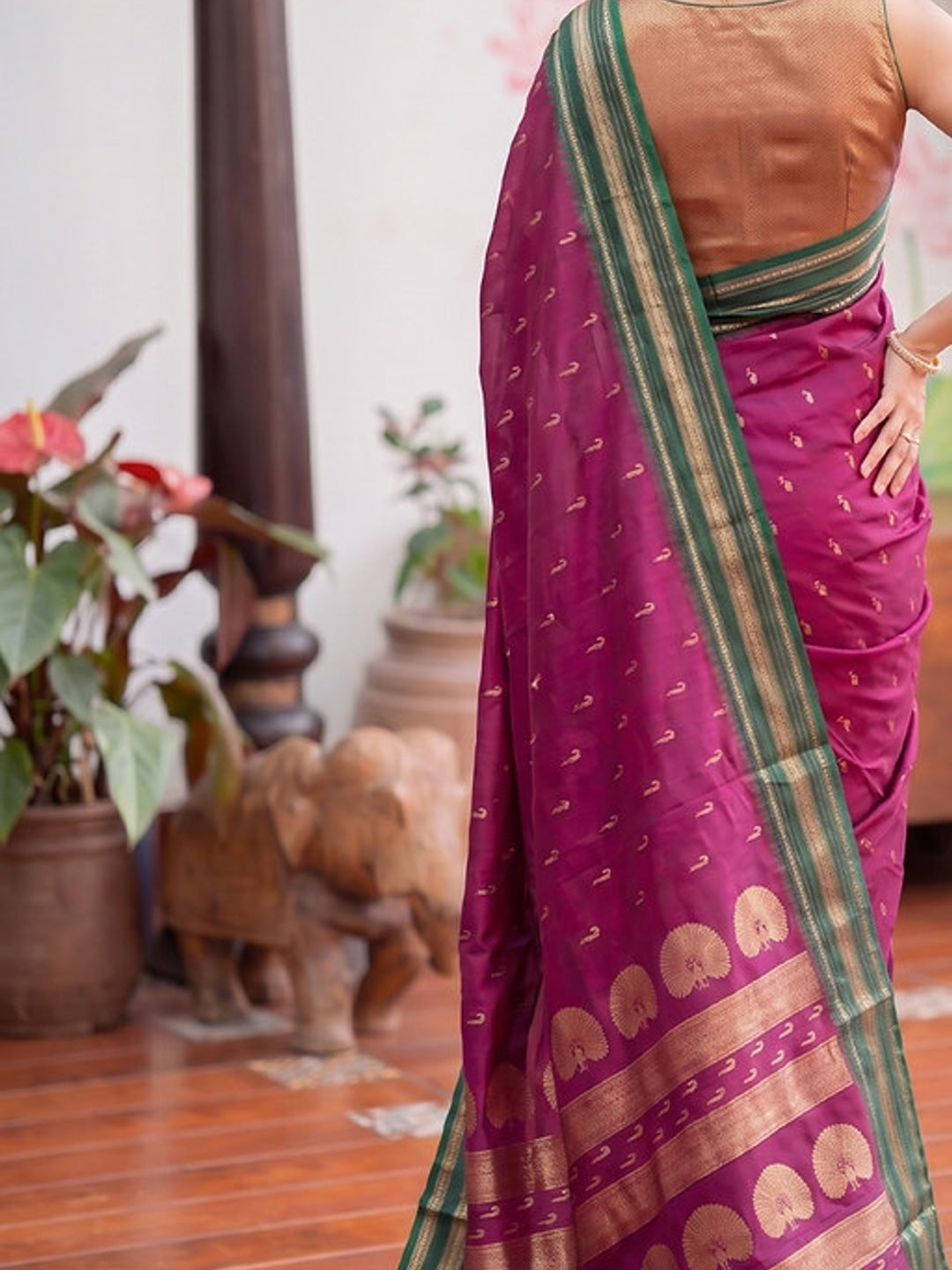 Peachmode Dark Pink Soft Silk Woven Saree - Image 5