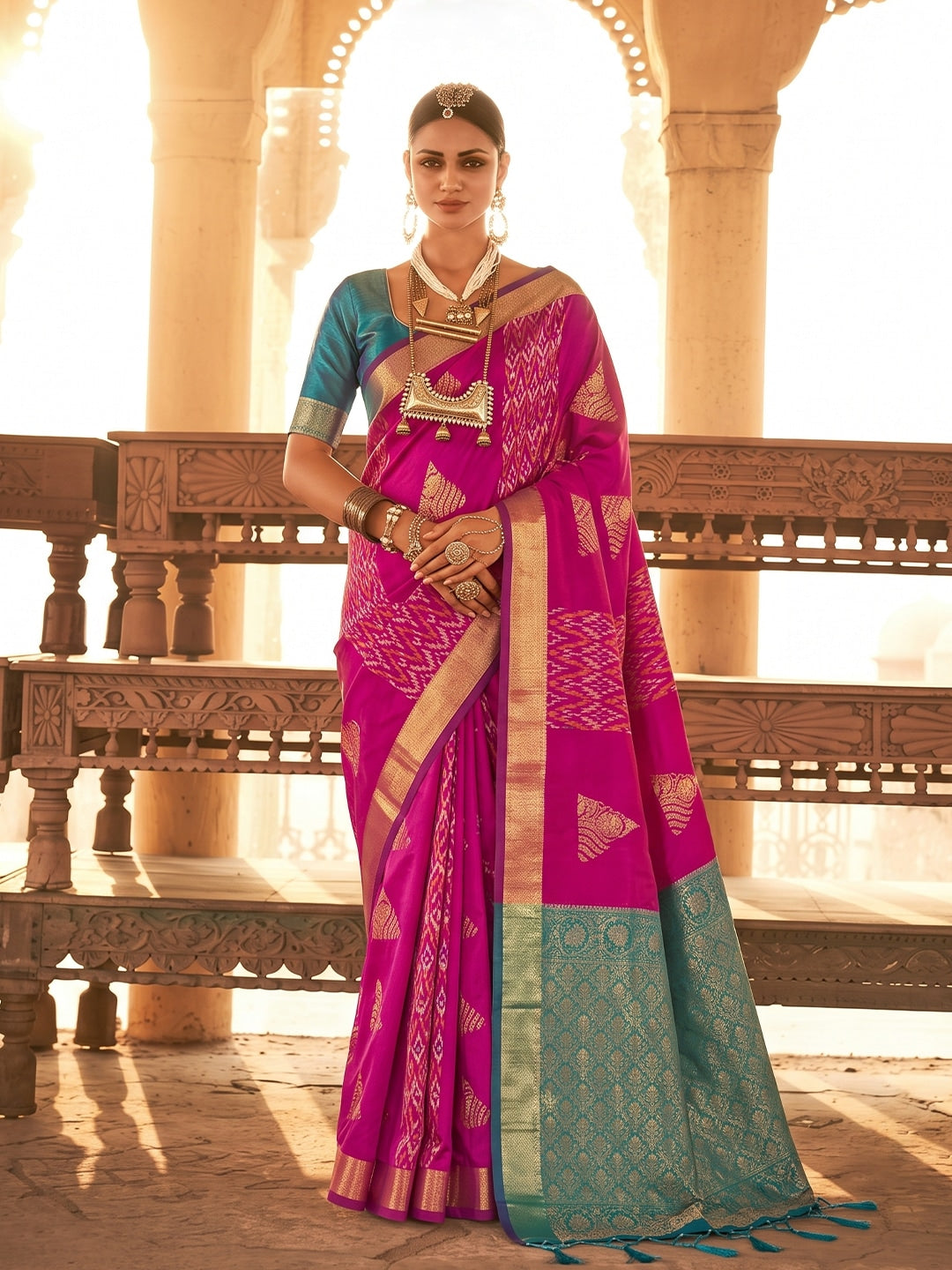 Peachmode Magenta Soft Silk Woven Saree - Image 1