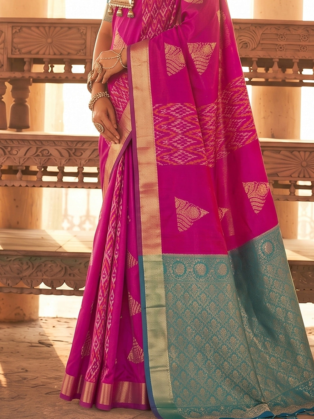 Peachmode Magenta Soft Silk Woven Saree - Image 4