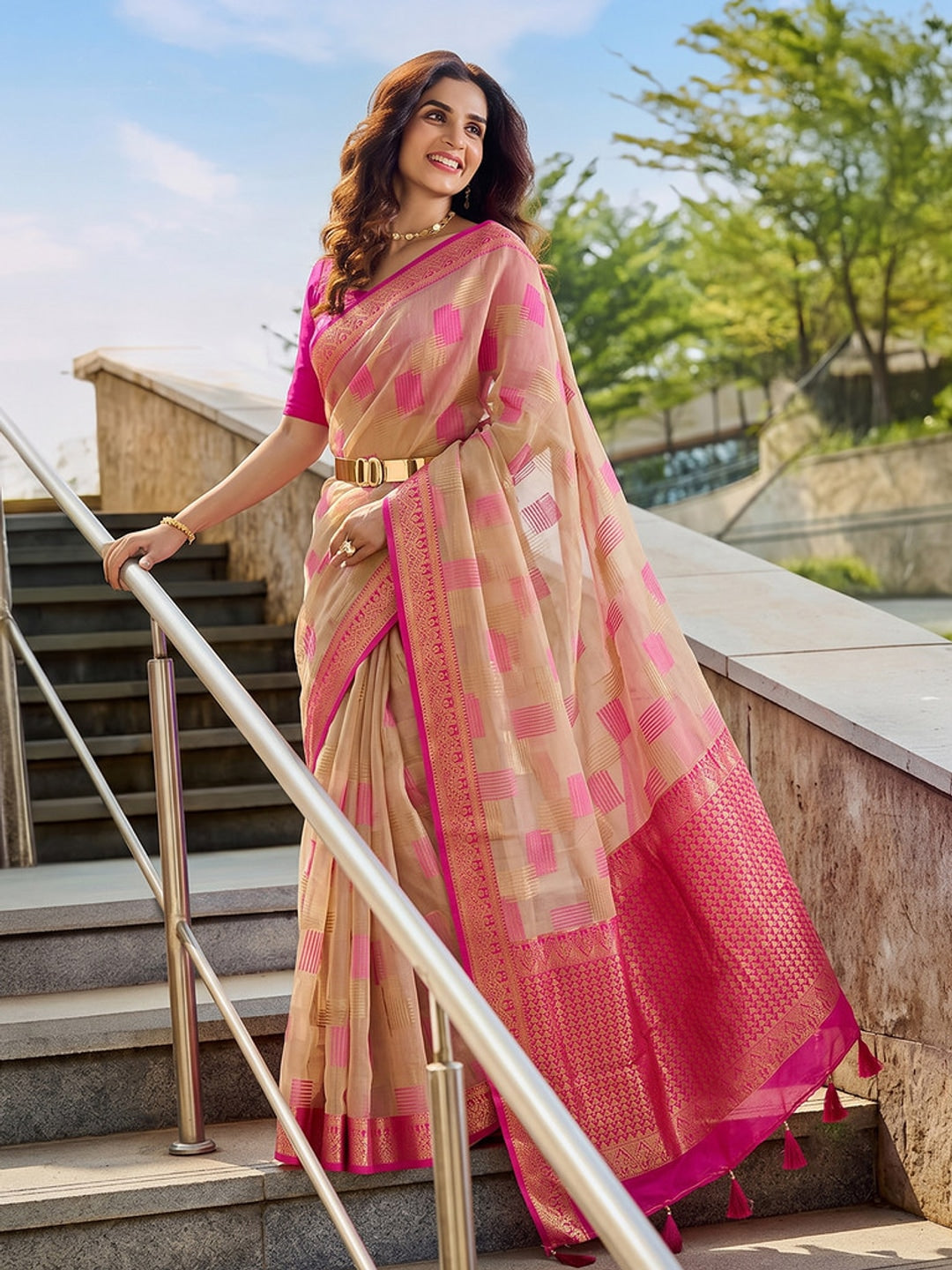 Peachmode Beige & Pink Linen Cotton Woven Saree - Image 2