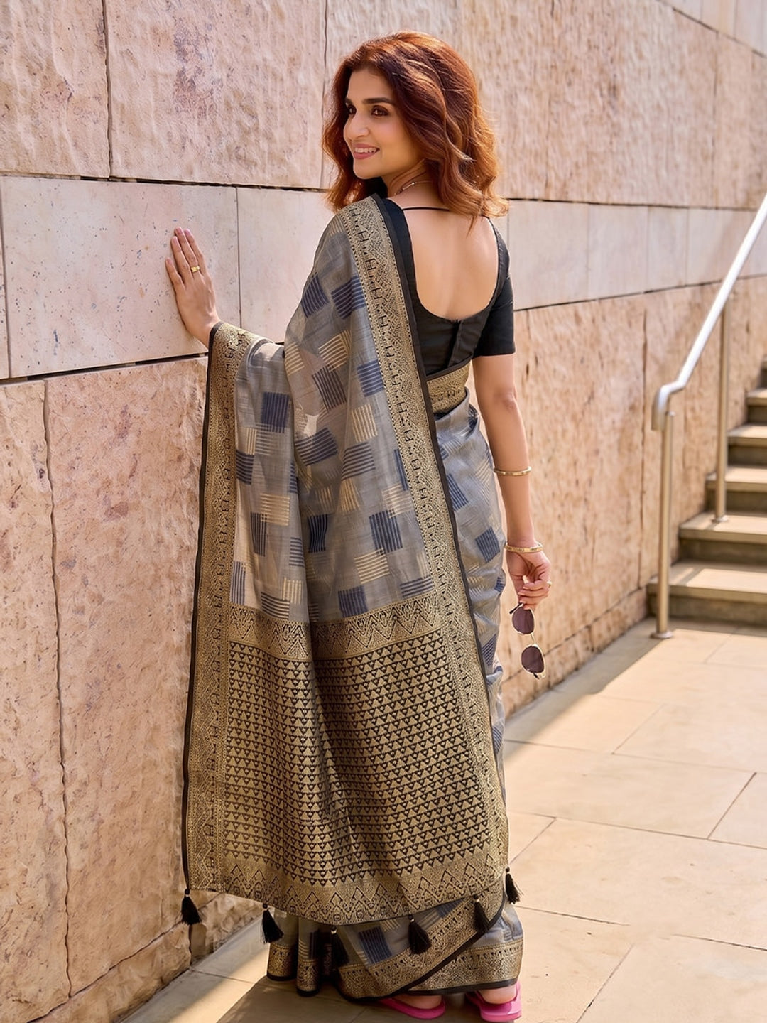 Peachmode Grey Linen Cotton Woven Saree - Image 4