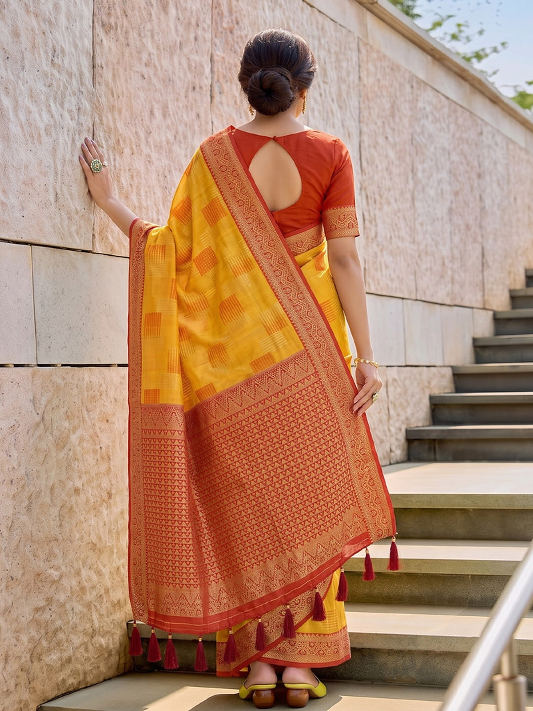 Peachmode Yellow Linen Cotton Woven Saree - Image 3