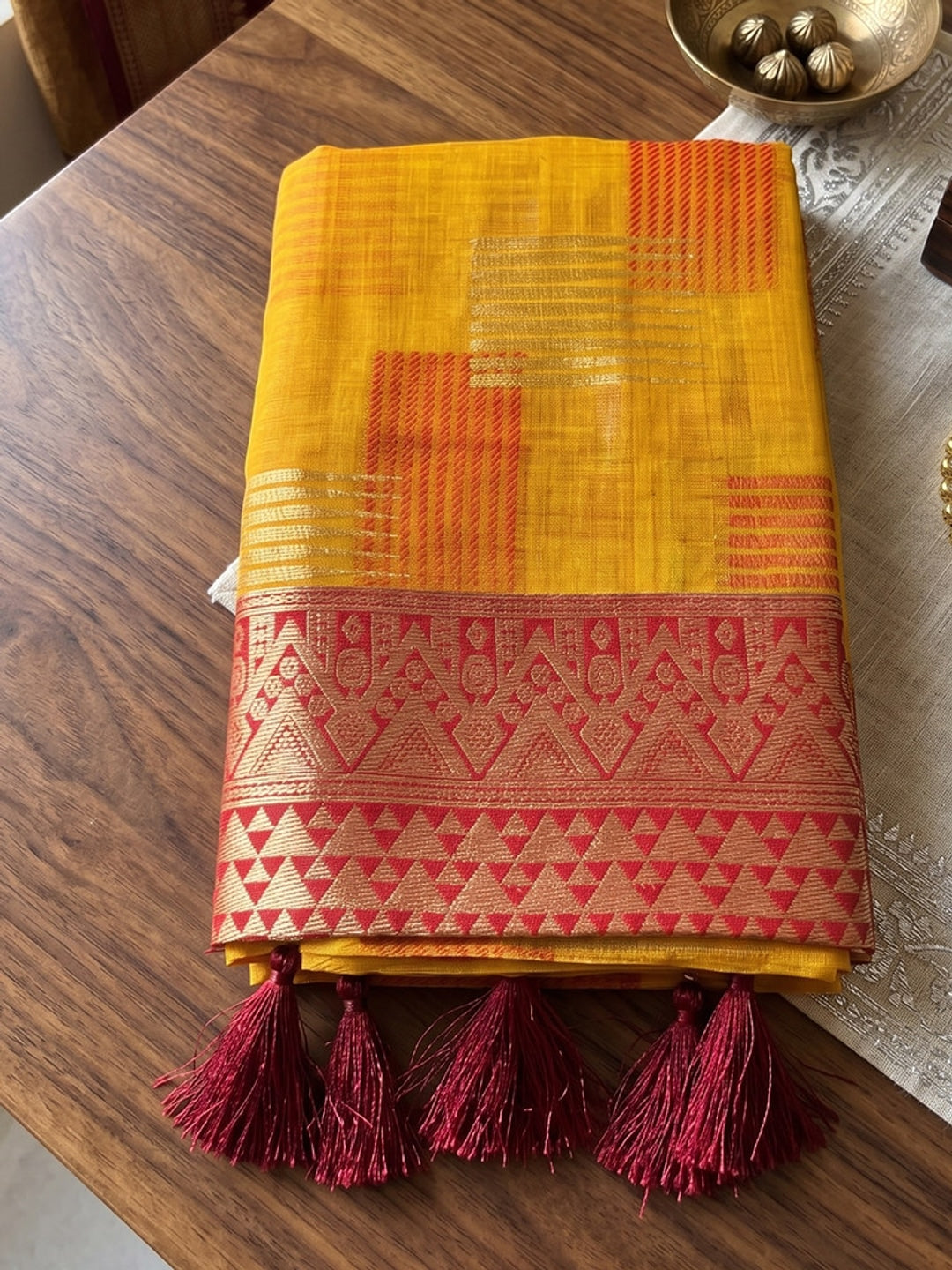 Peachmode Yellow Linen Cotton Woven Saree - Image 4