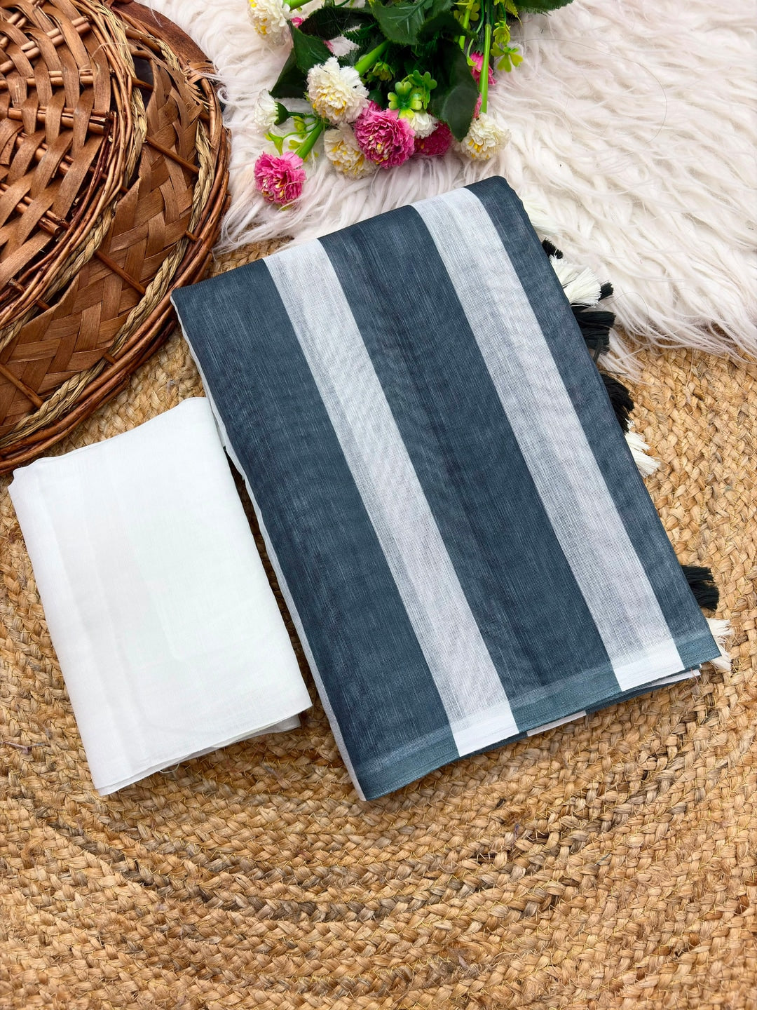 Peachmode Black White Striped Linen Cotton Saree - Image 4