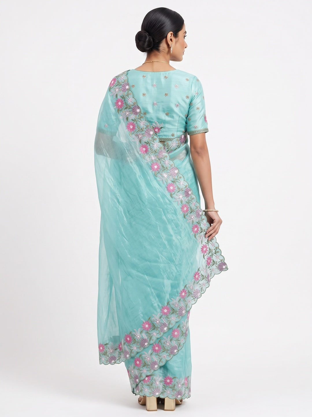 Peachmode Sea Green Floral Embroidered Crunchi Saree - Image 3