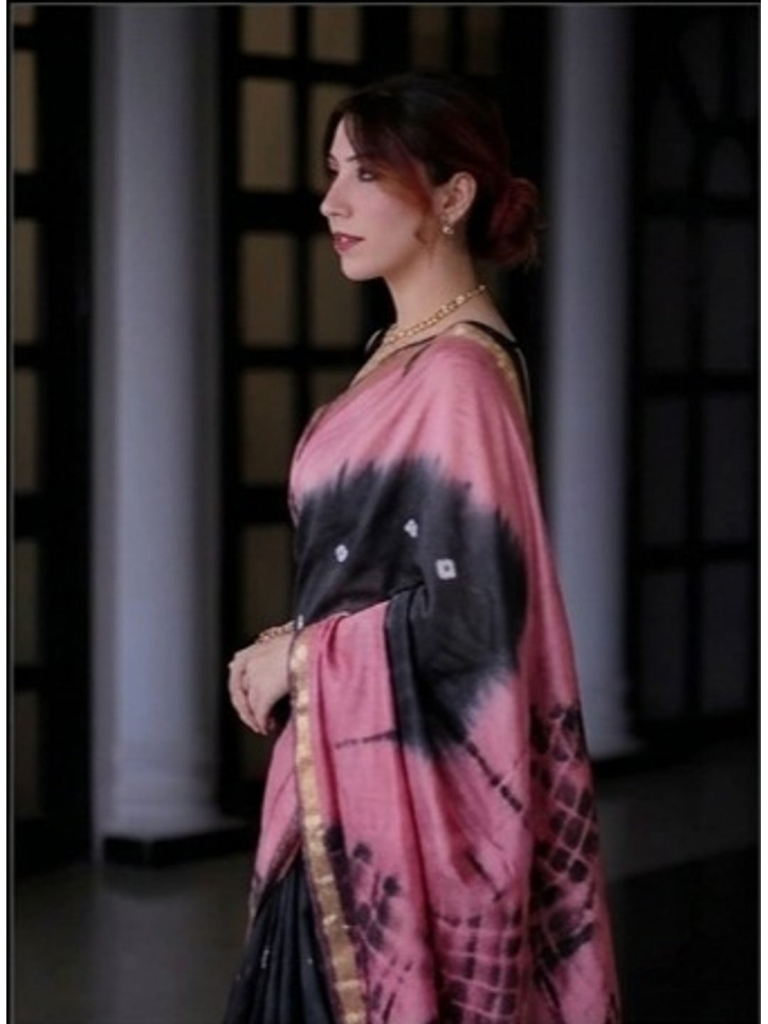Peachmode Black & Pink Shibori Bandhani Mul Cotton Saree - Image 3