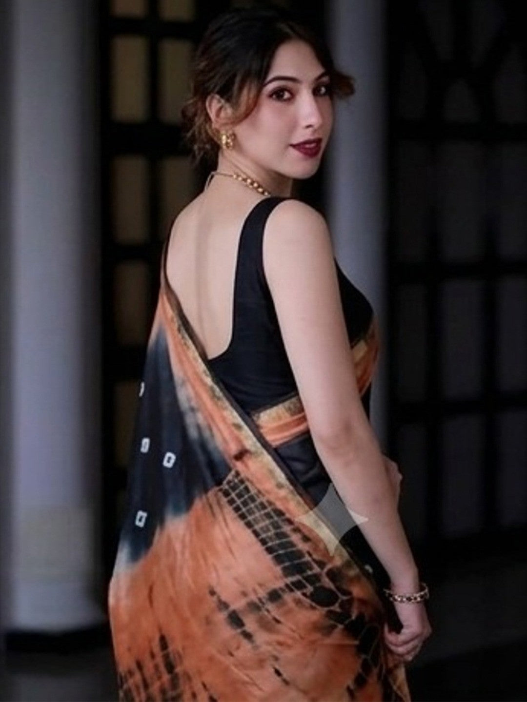 Peachmode Black & Peach Shibori Bandhani Mul Cotton Saree - Image 4