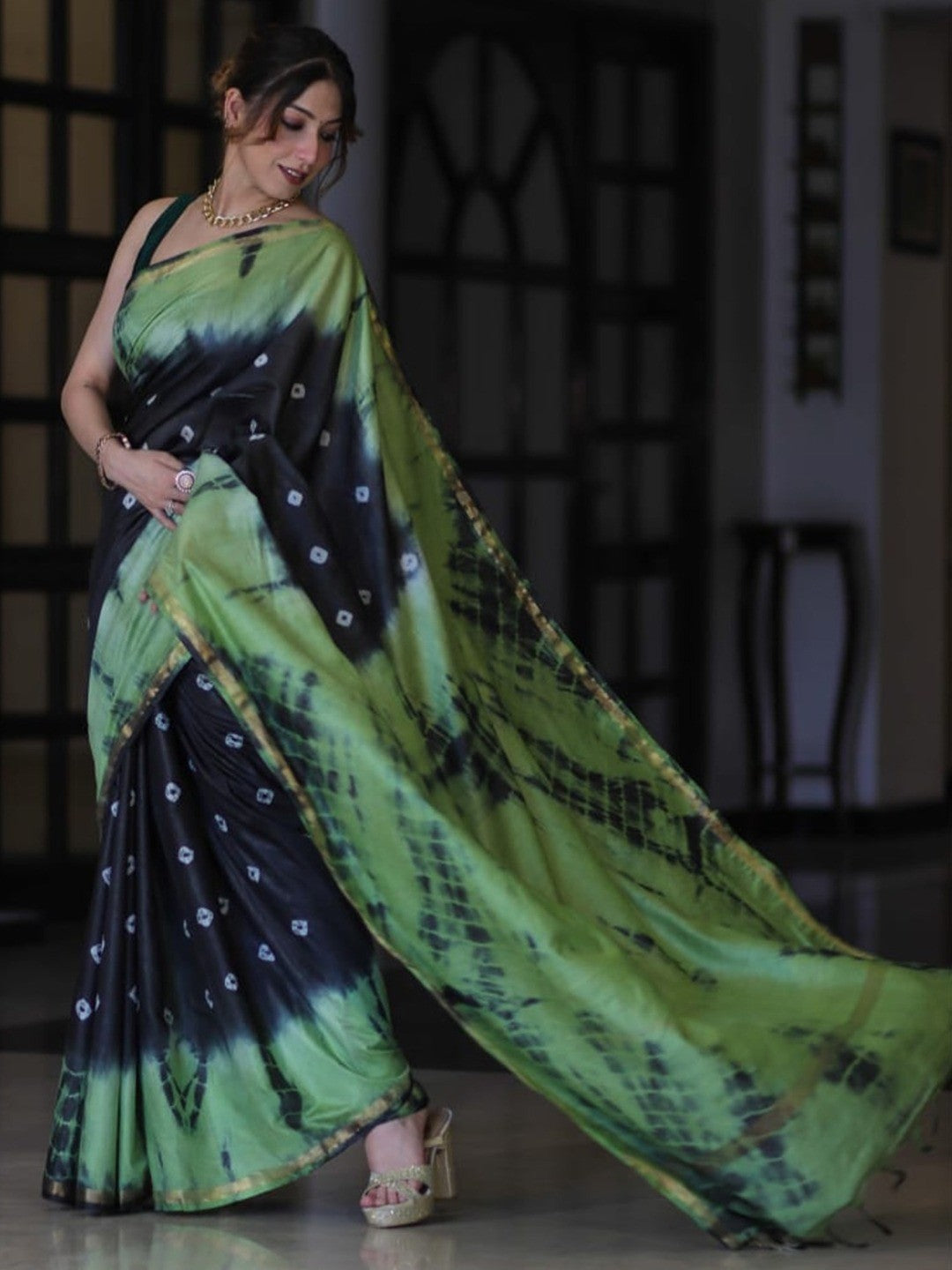 Peachmode Green Shibori Bandhani Mul Cotton Saree - Image 2