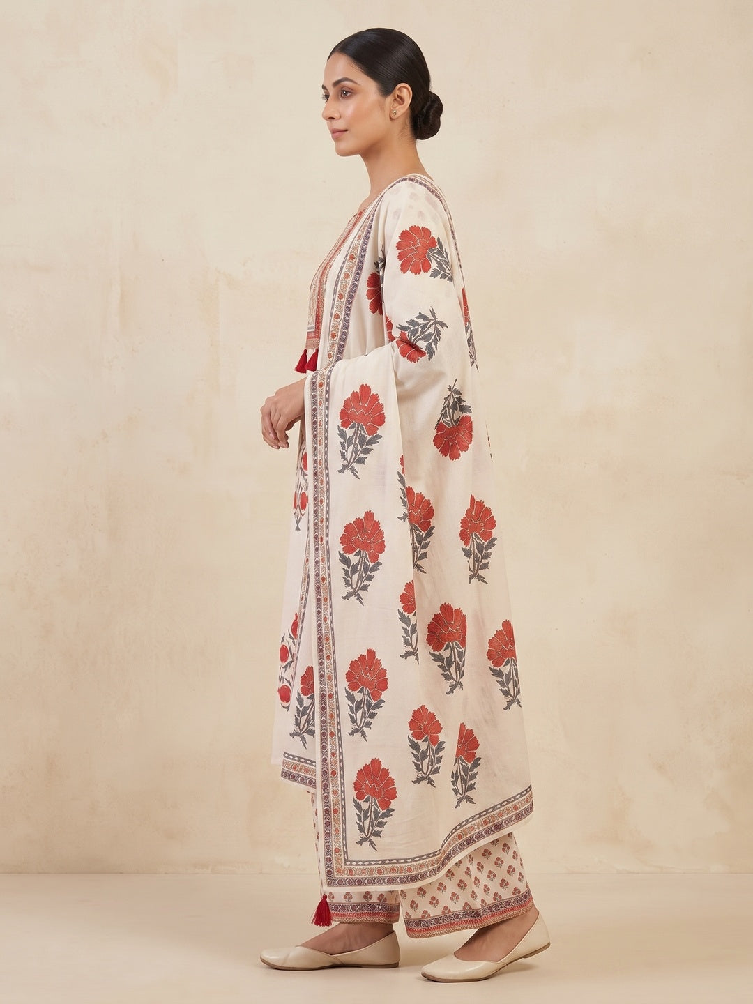 Peachmode Off White Pure Cotton Floral Printed Salwar Suit Set - Image 4