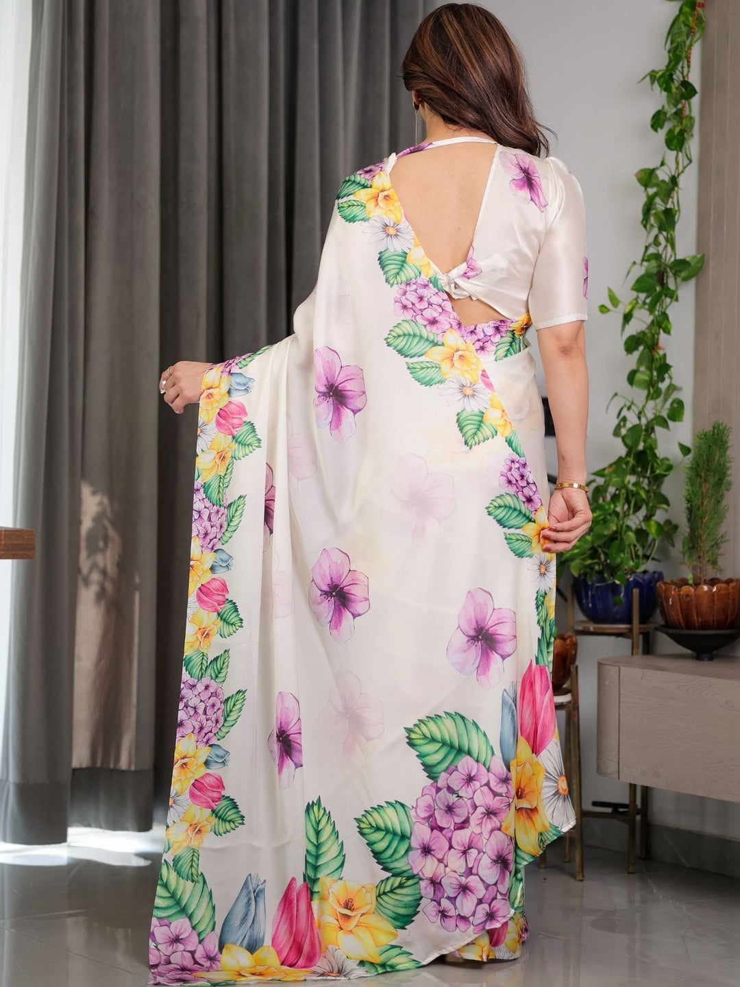 Peachmode Cream Floral Digital Print Soft Georgette Saree - Image 3