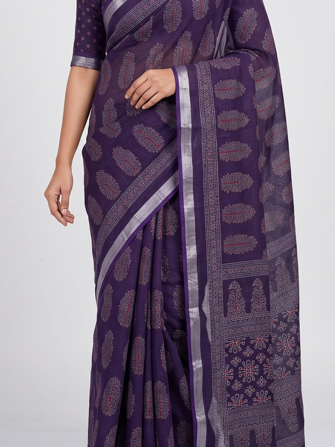 Classic Purple Linen Cotton Saree Featuring Floral Ajrakh Print & Rich Silver Zari Border - Image 2