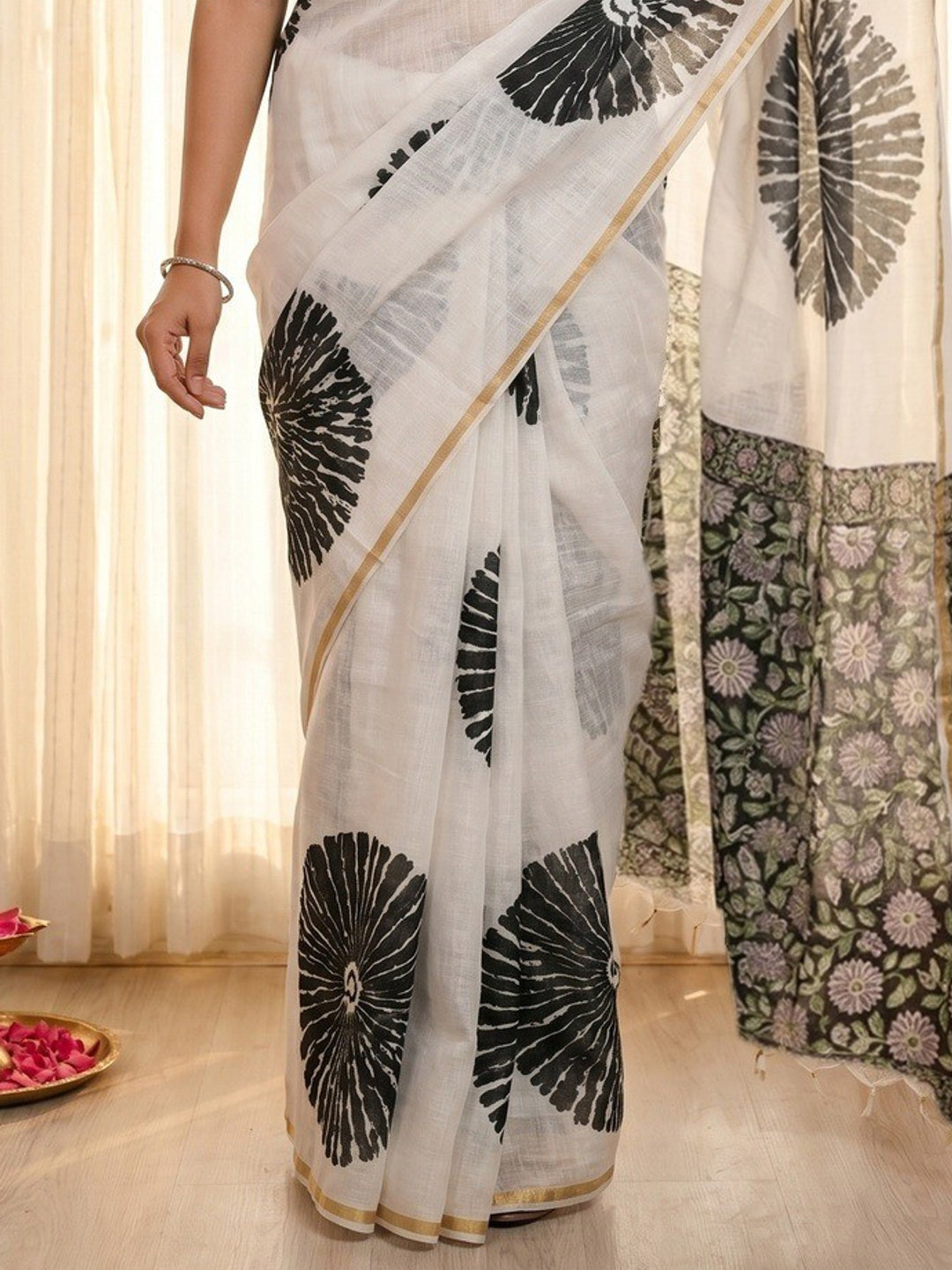 White Linen Saree with Black Abstract Design Lightweight Comfortable Outfit - Image 3