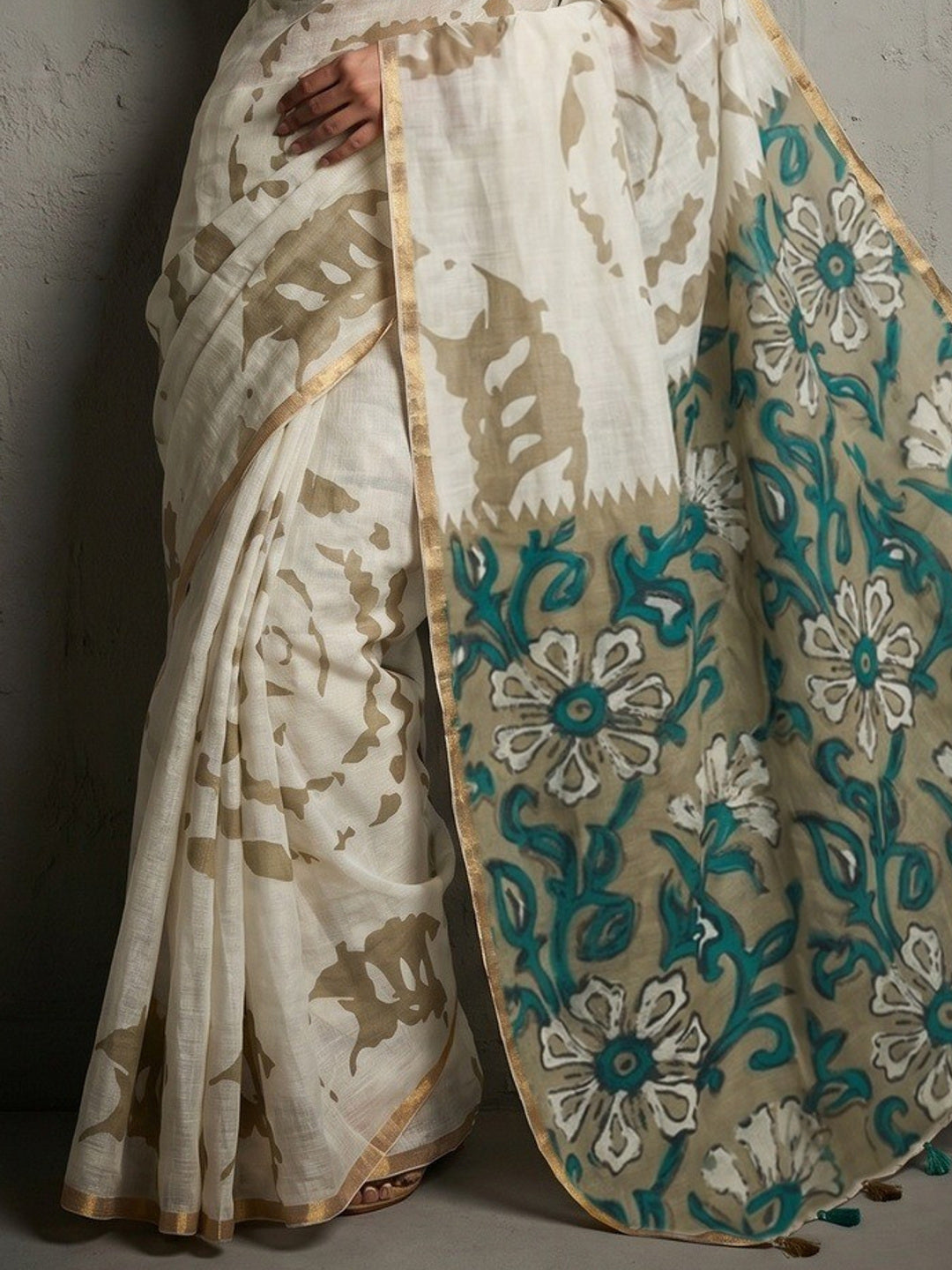 Elegant White Abstract Print Linen Saree with Floral Blouse - Image 2
