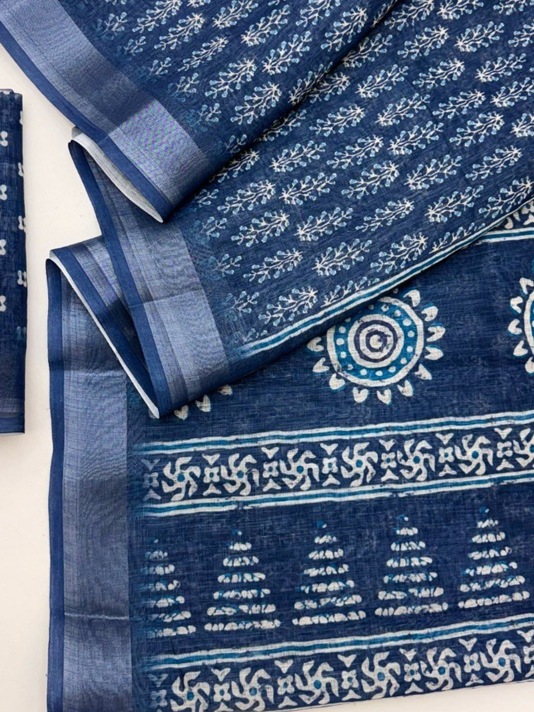 Blue Digital Print Cotton Saree with Zari Border Lightweight Traditional Outfit - Image 1