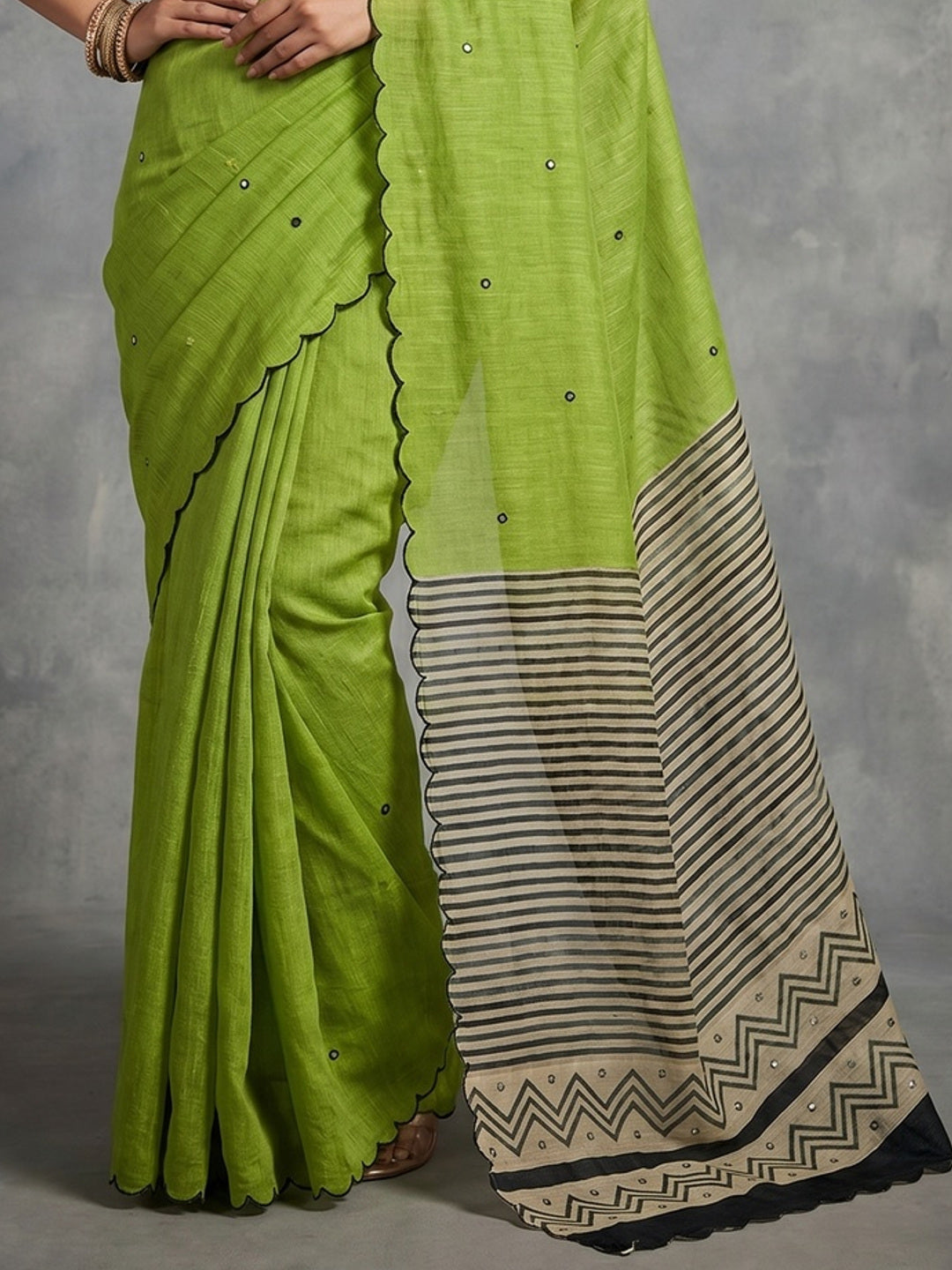 Stylish Green Linen Saree with Multicolor Printed Motifs Minimal Elegant Look - Image 2