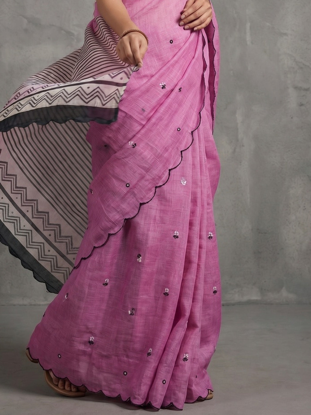 Stylish Pink Linen Saree with Multicolor Printed Motifs Minimal Elegant Look - Image 2