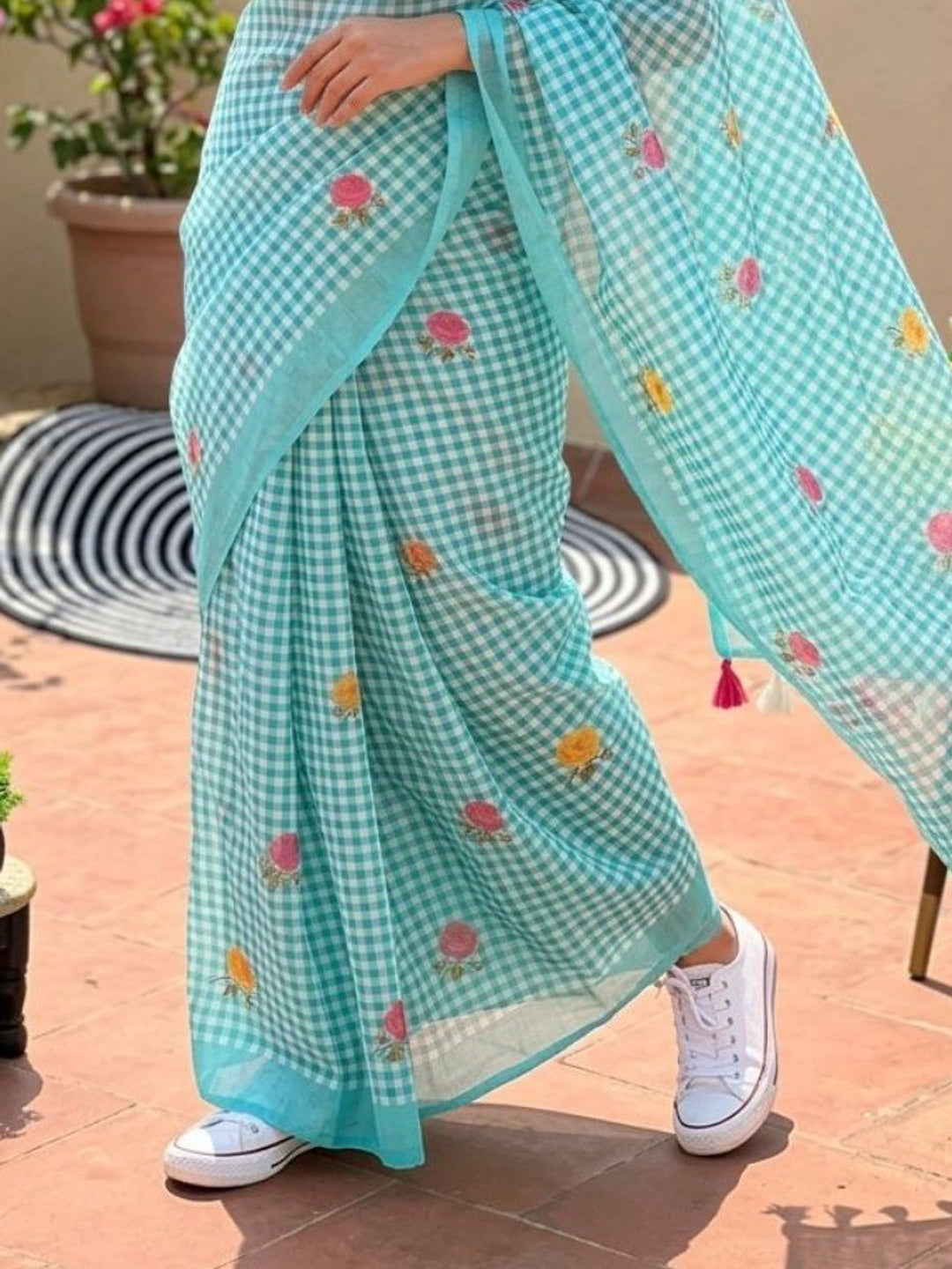 Turquoise Linen Saree with Checked Print and Floral Motifs - Image 2