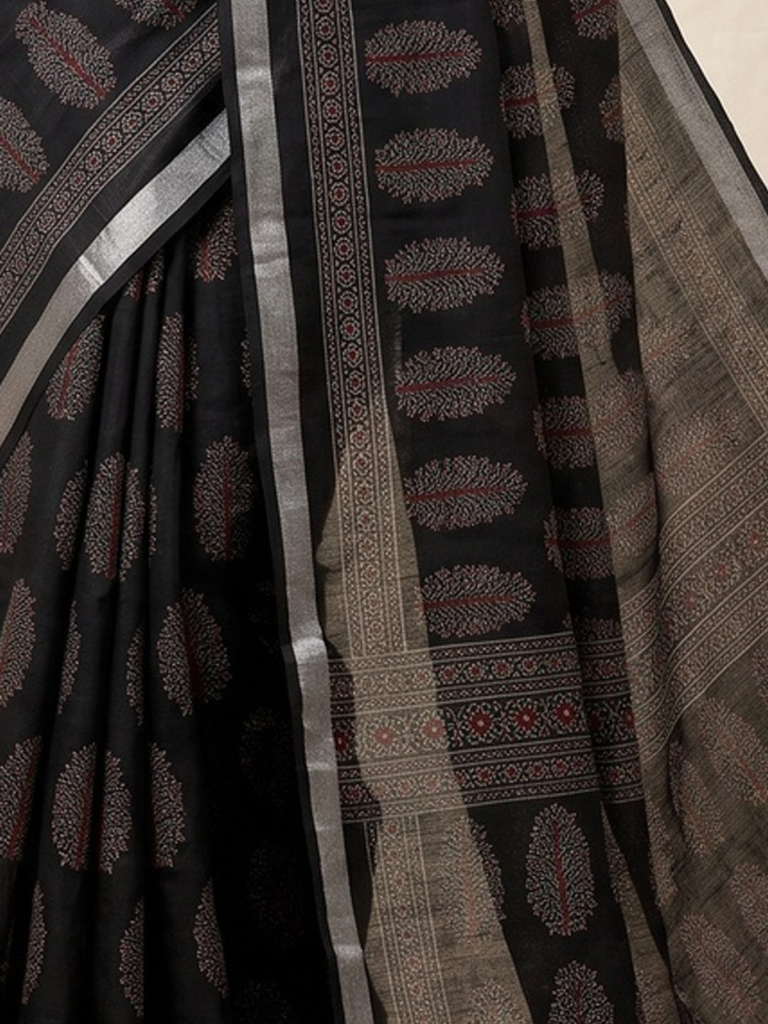 Classic Black Linen Cotton Saree Featuring Floral Ajrakh Print & Rich Silver Zari Border - Image 3