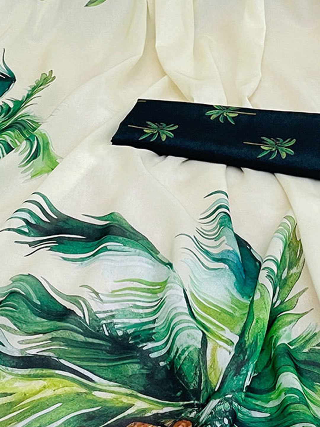 Cream Sparkle Star Georgette Saree Adorned With Tree & Bird Digital Prints - Image 2