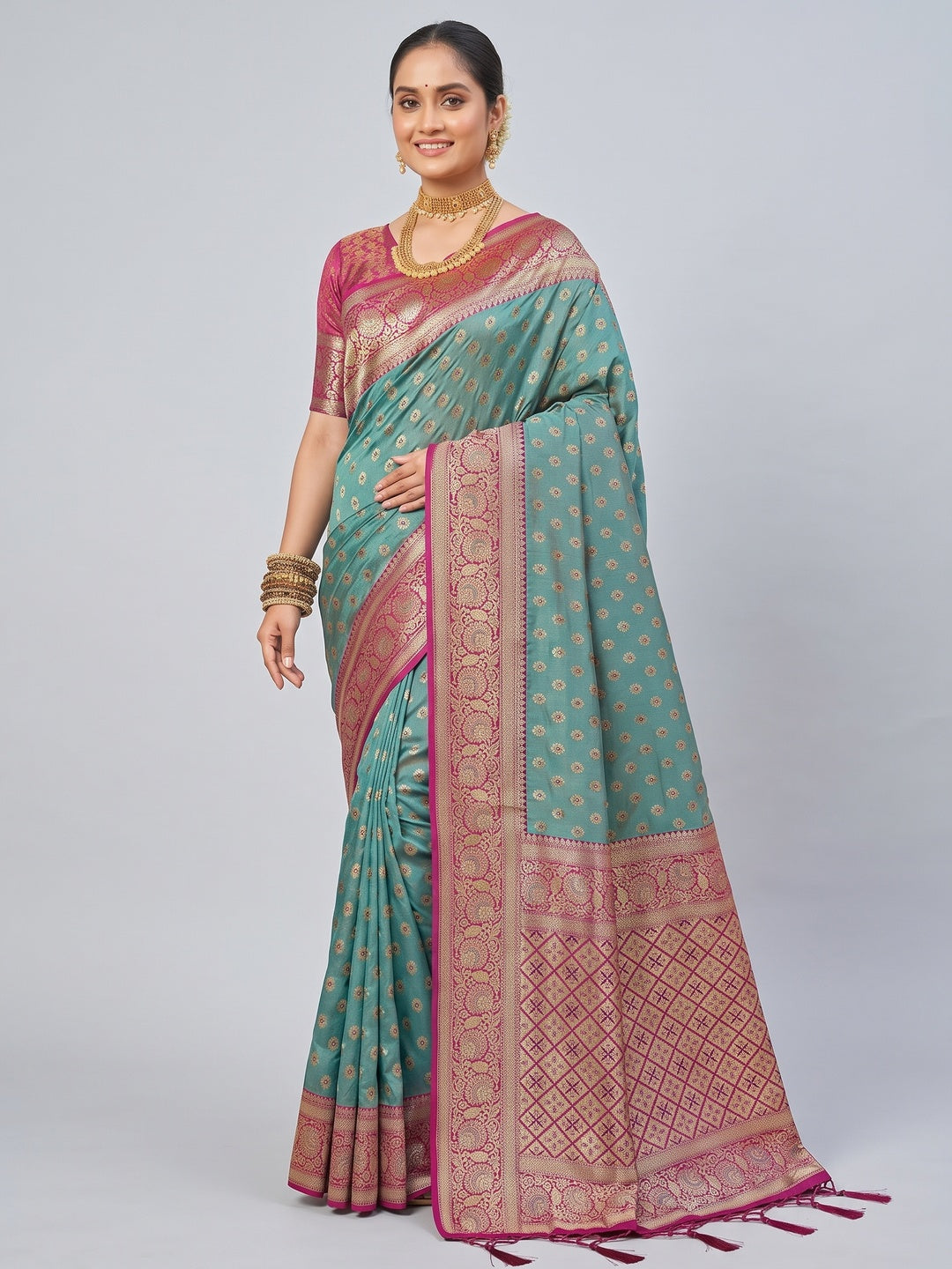 Exquisite Rama Green Floral Zari Woven Banarasi Silk Saree With Rich Tassels Pallu - Image 3