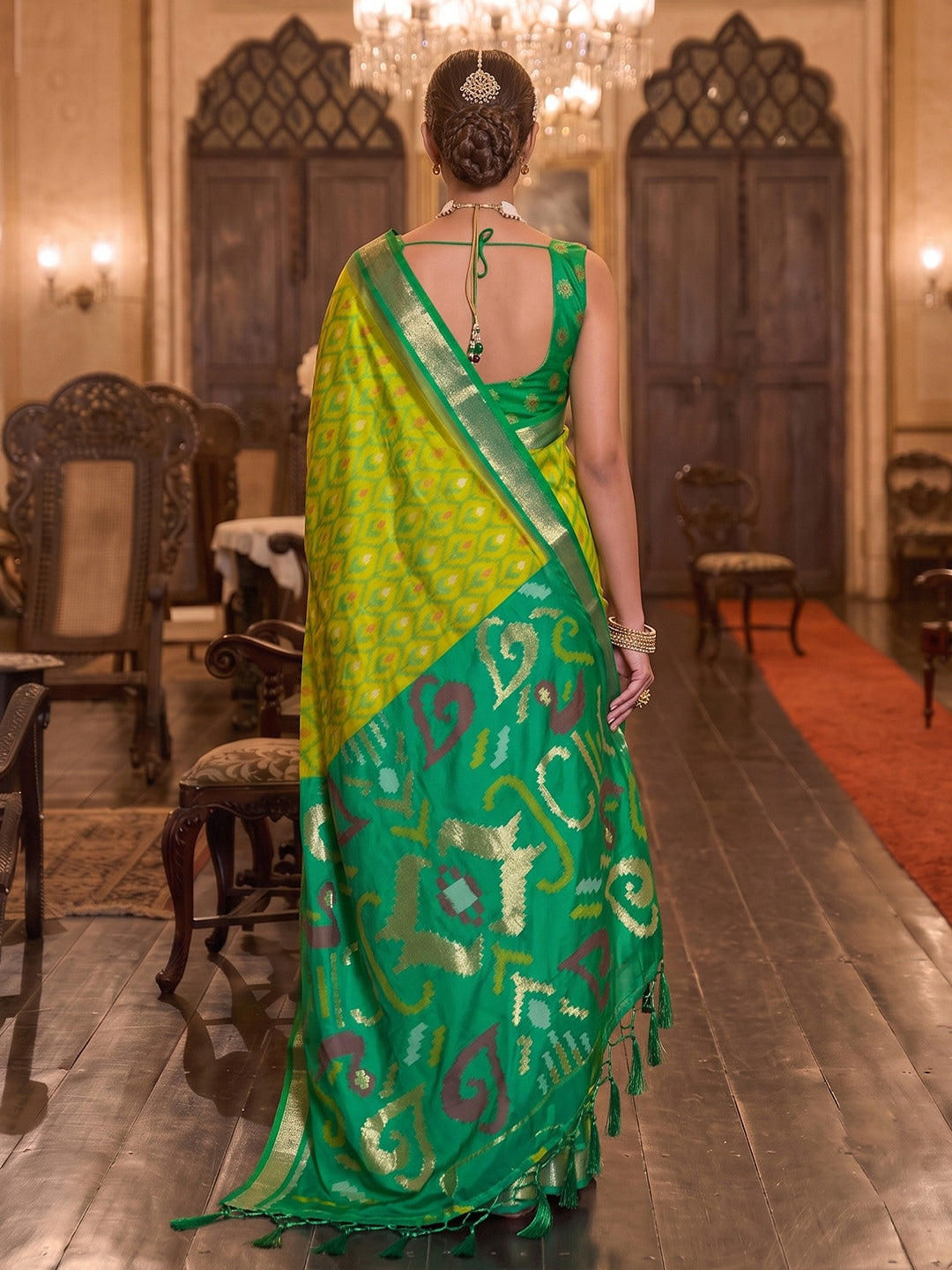 Peachmode Mehandi Green Soft Silk Woven Saree - Image 2