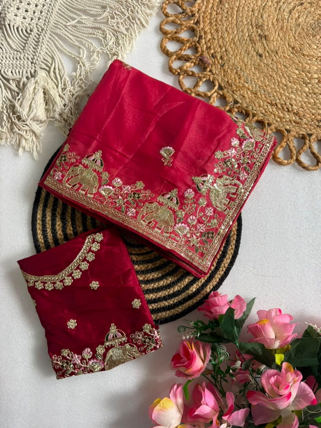 Peachmode Red Sequin Embroidered Star Georgette Saree - Image 4