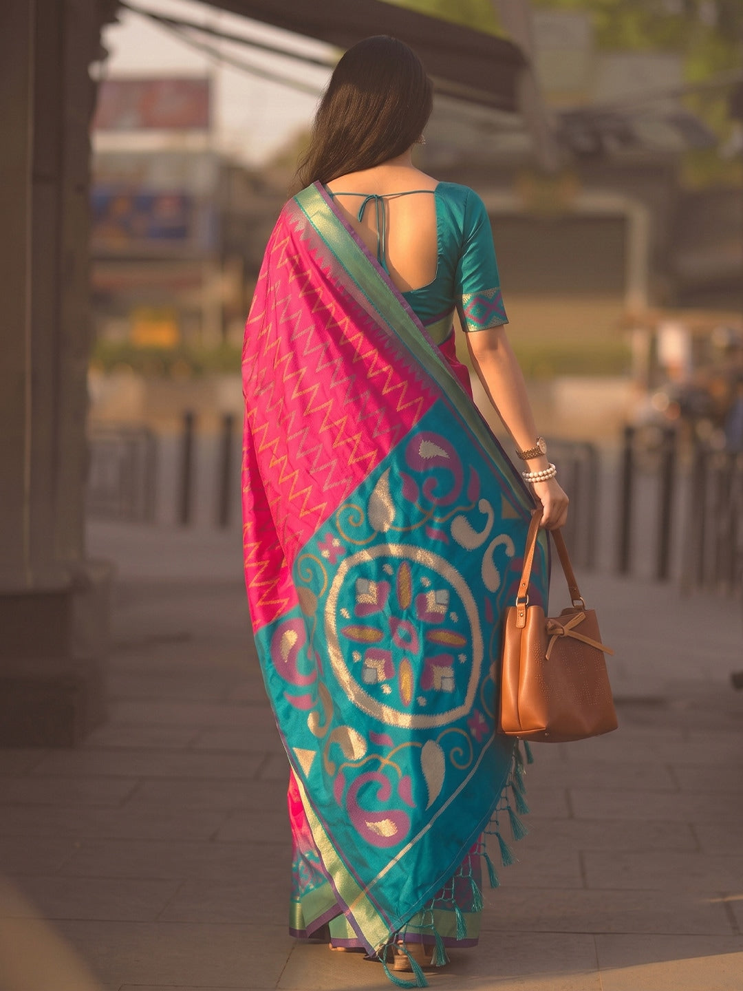 Peachmode Rani Pink Soft Silk Woven Saree - Image 2