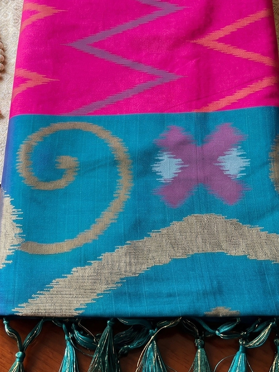 Peachmode Rani Pink Soft Silk Woven Saree - Image 5