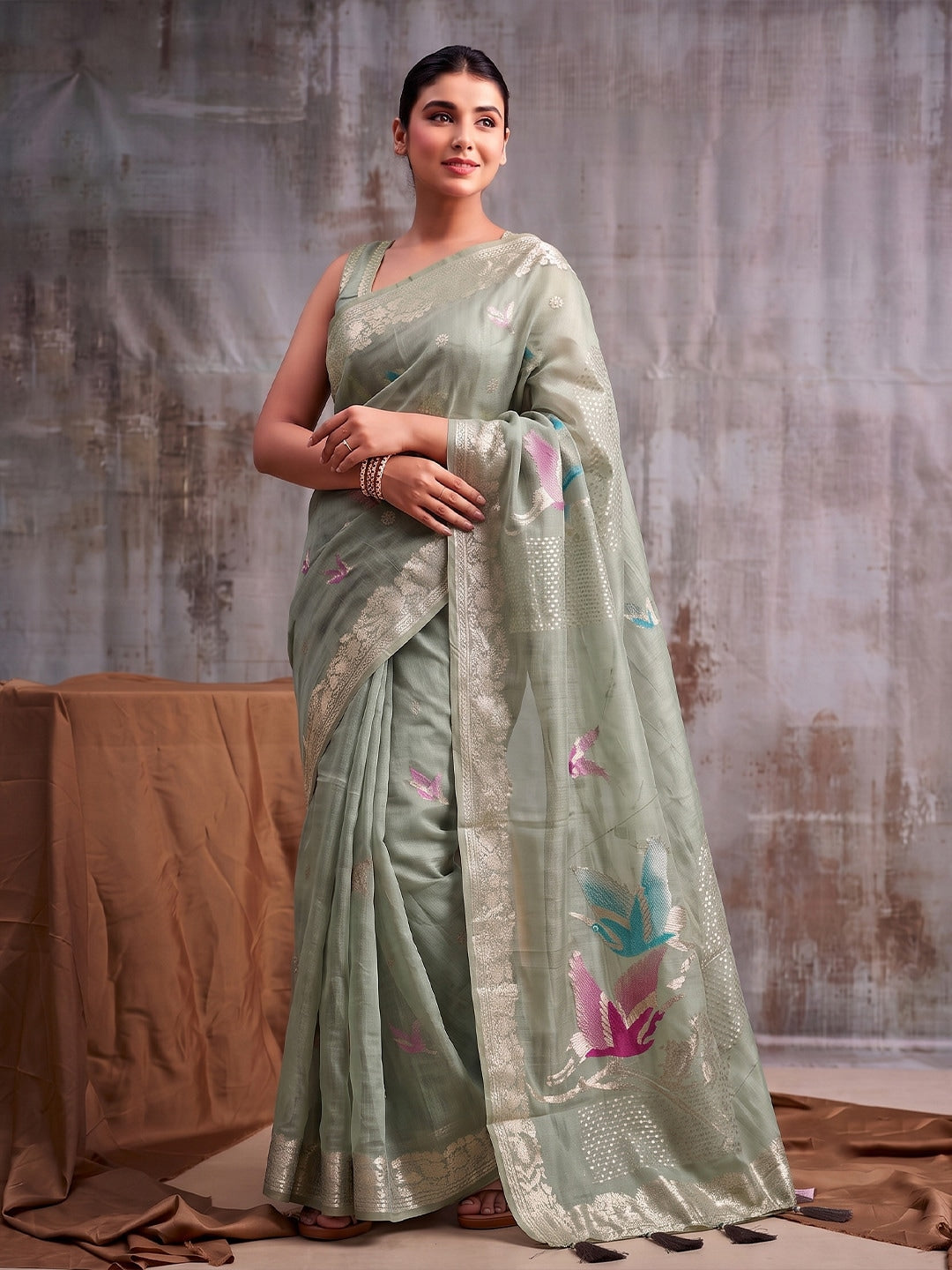 Peachmode Green Linen Cotton Woven Saree - Image 1
