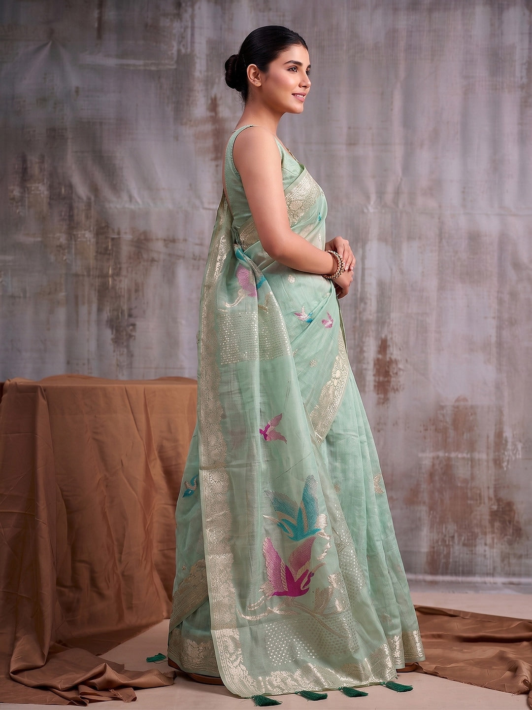 Peachmode Green Linen Cotton Woven Saree - Image 3